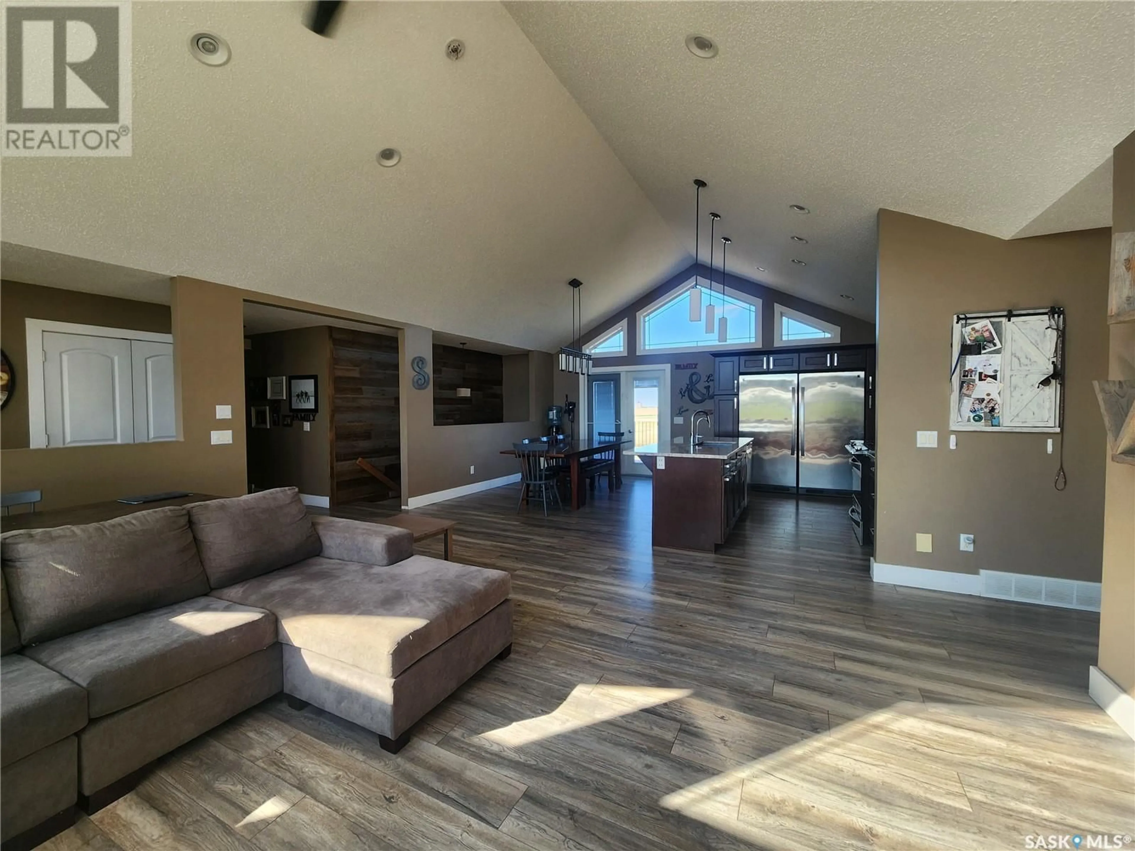 Indoor lobby for Schenher Acreage, Weyburn Rm No. 67 Saskatchewan S4H2K3