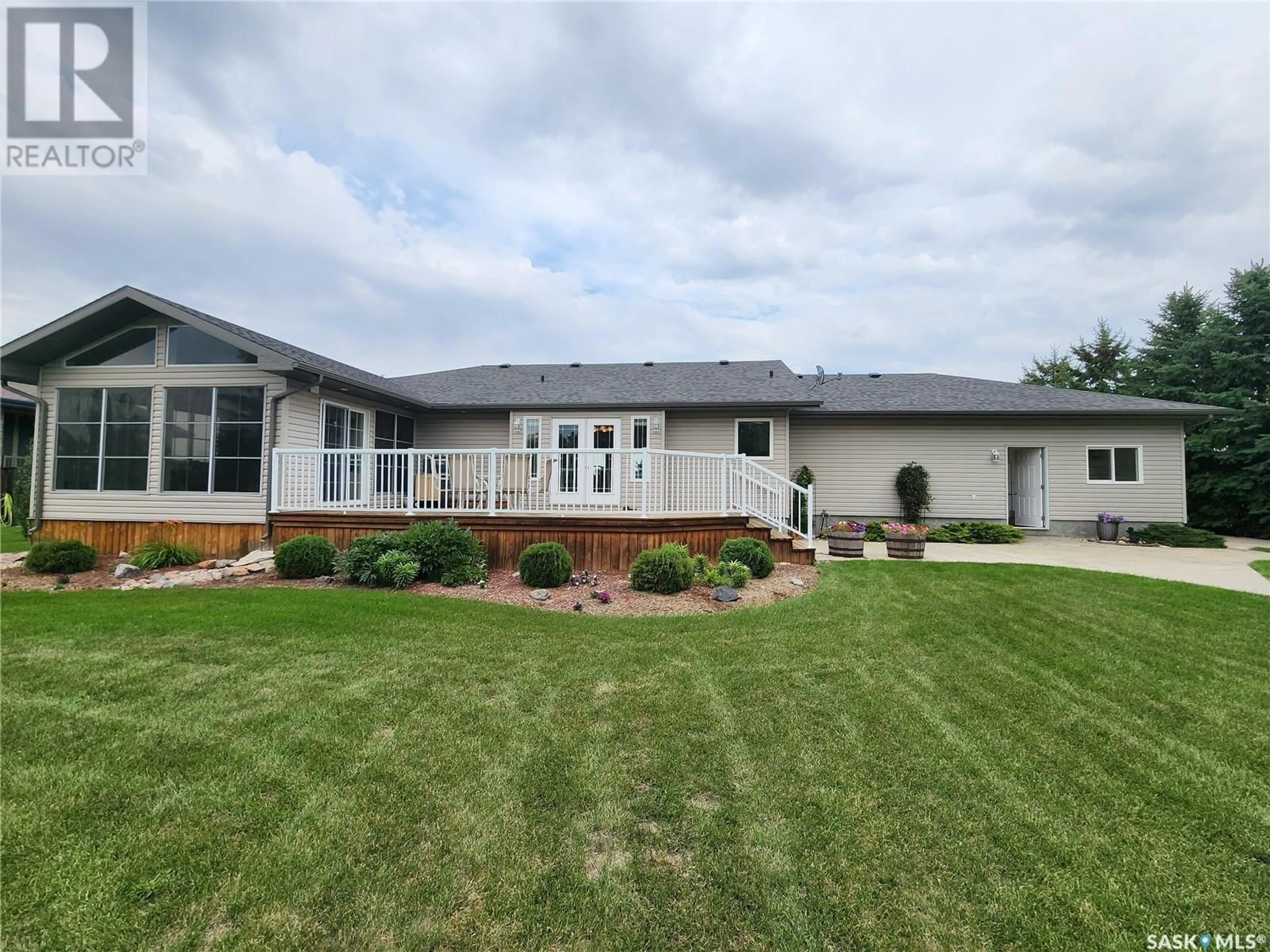 Home with vinyl exterior material, water/lake/river/ocean view for 304 ANDERSON STREET, Grenfell Saskatchewan S0G2B0