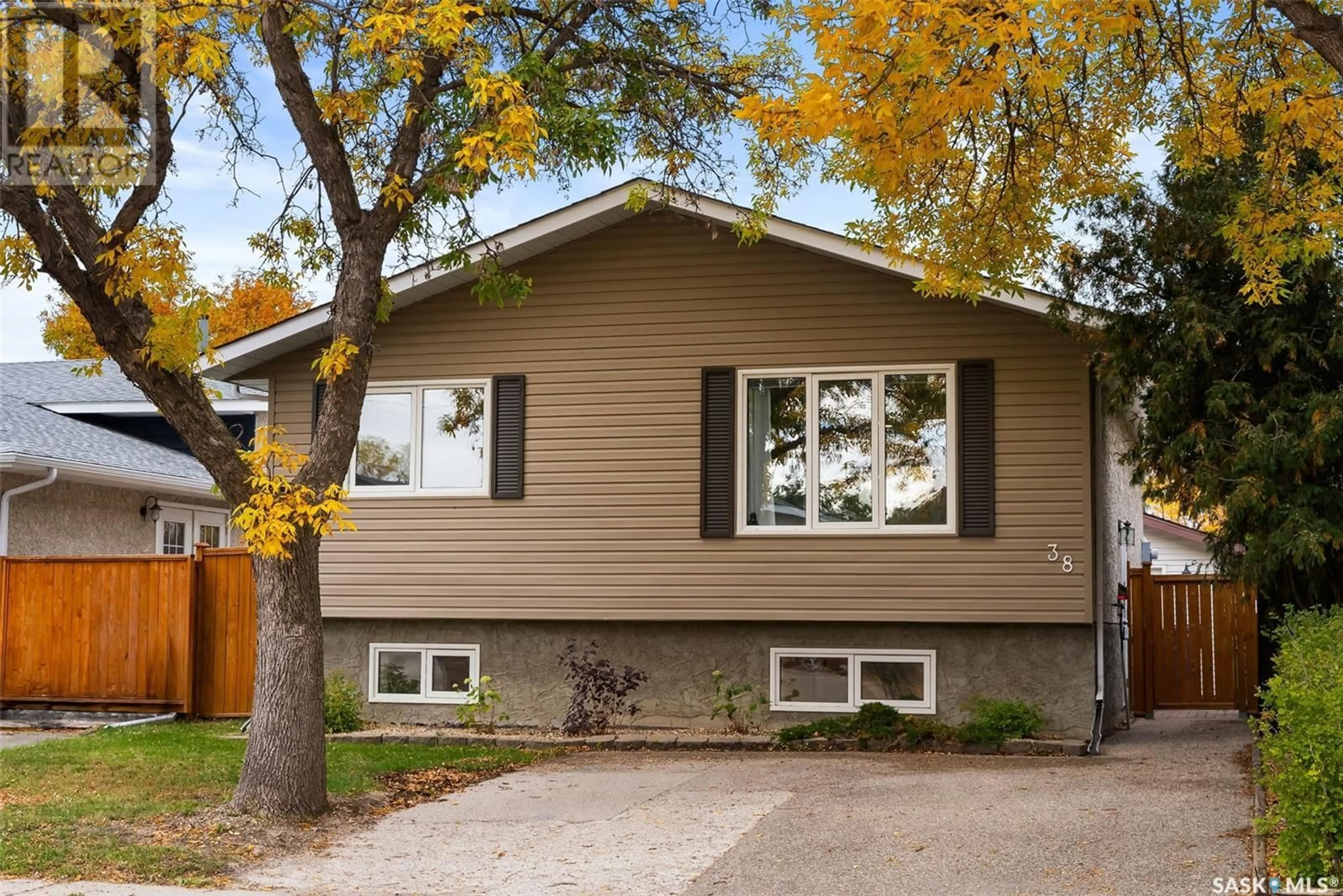 Home with vinyl exterior material for 38 Carter CRESCENT, Regina Saskatchewan S4X2C7