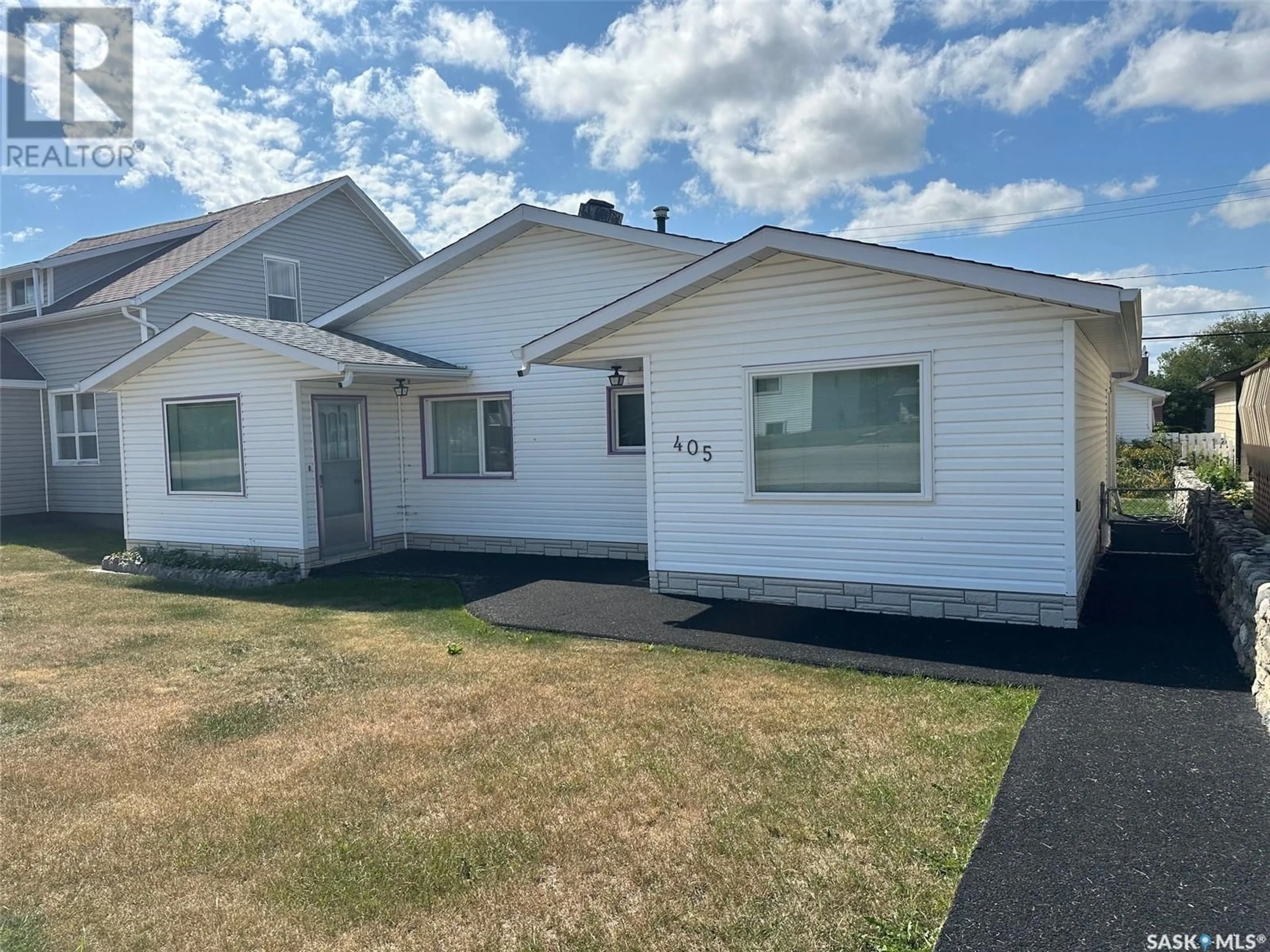 Outside view for 405 Churchill STREET, Hudson Bay Saskatchewan S0E0Y0