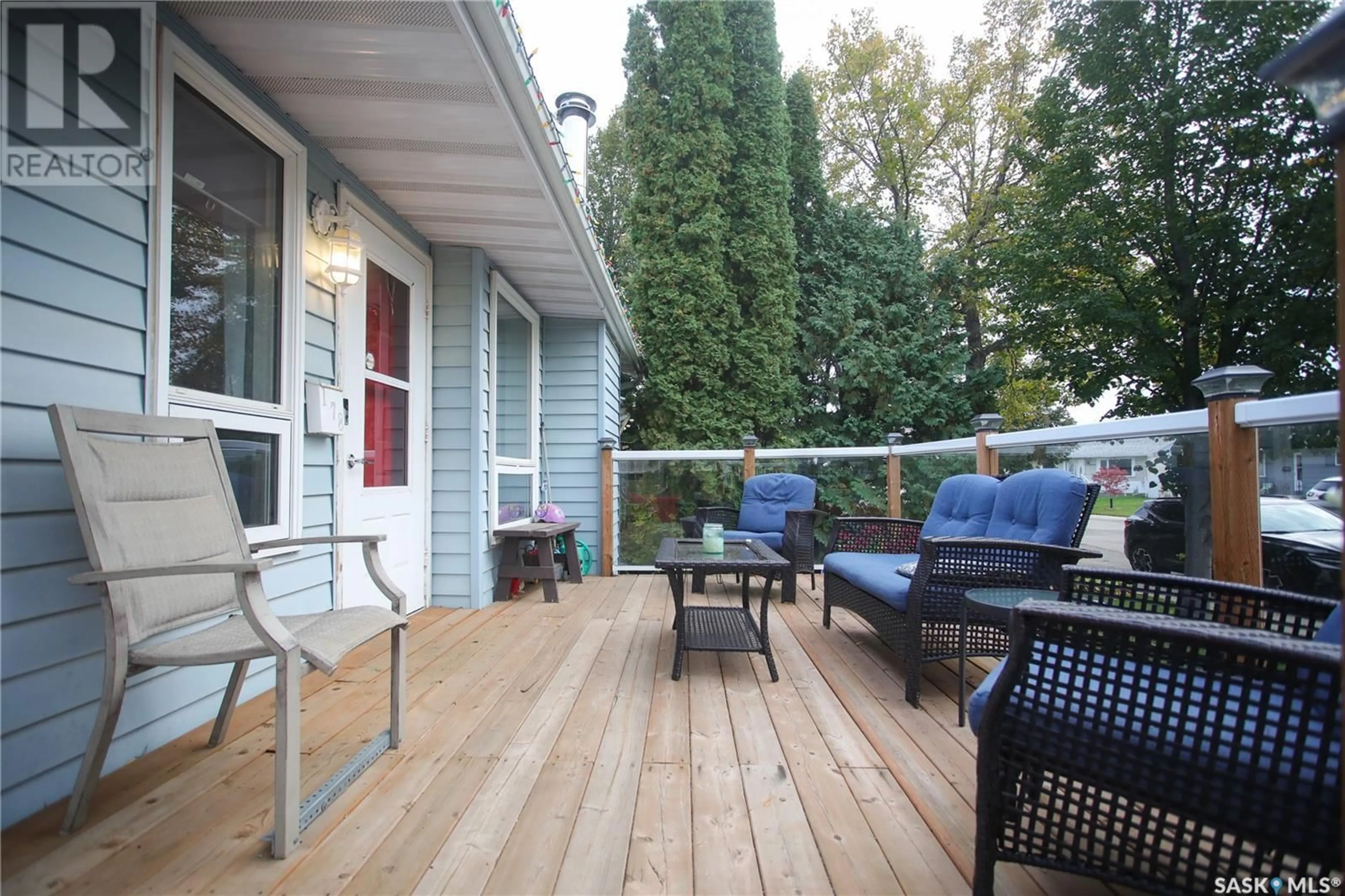 Patio for 178 Douglas CRESCENT, Saskatoon Saskatchewan S7L4S8