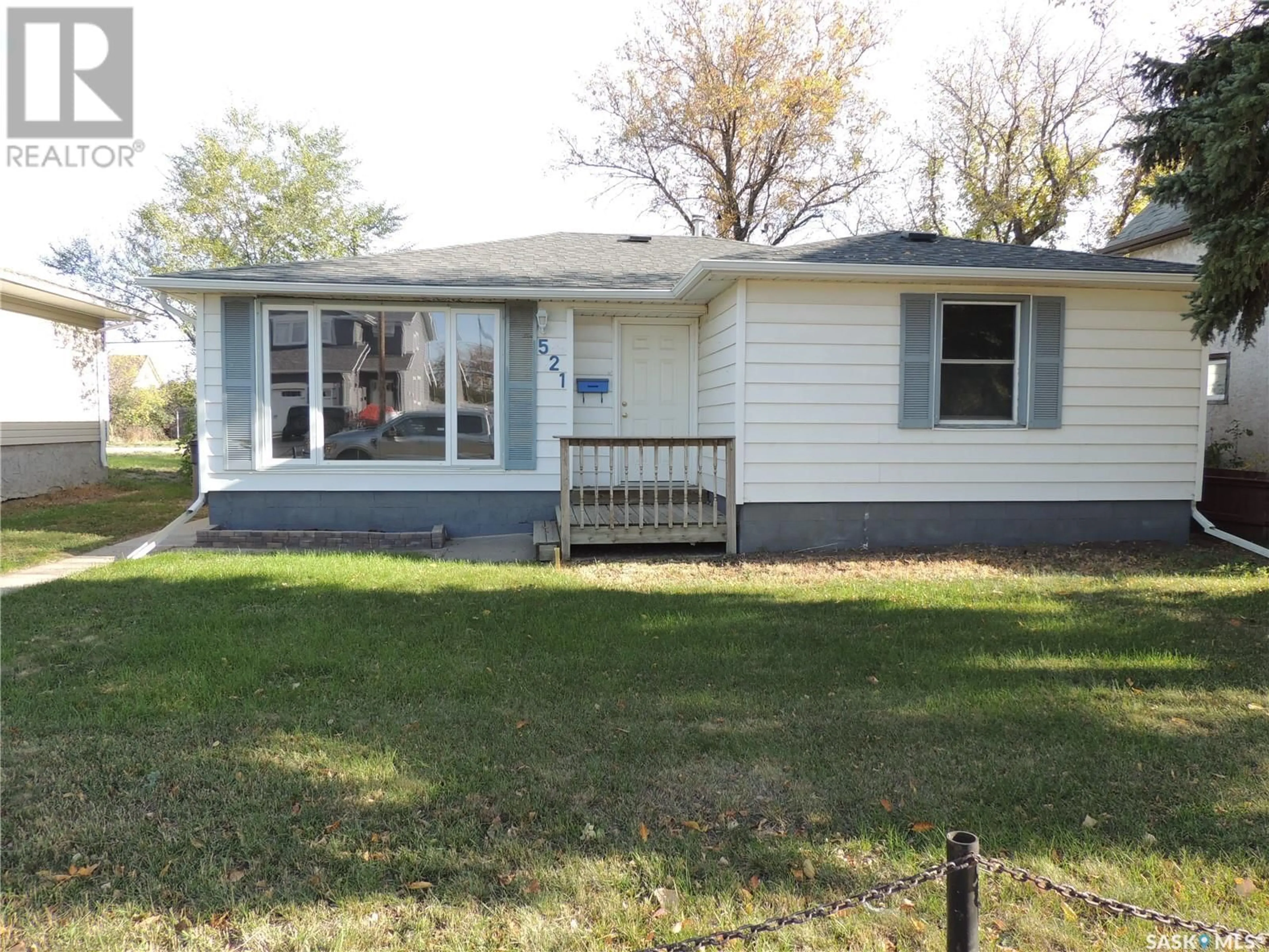 Frontside or backside of a home for 521 3rd STREET, Estevan Saskatchewan S4A0P3