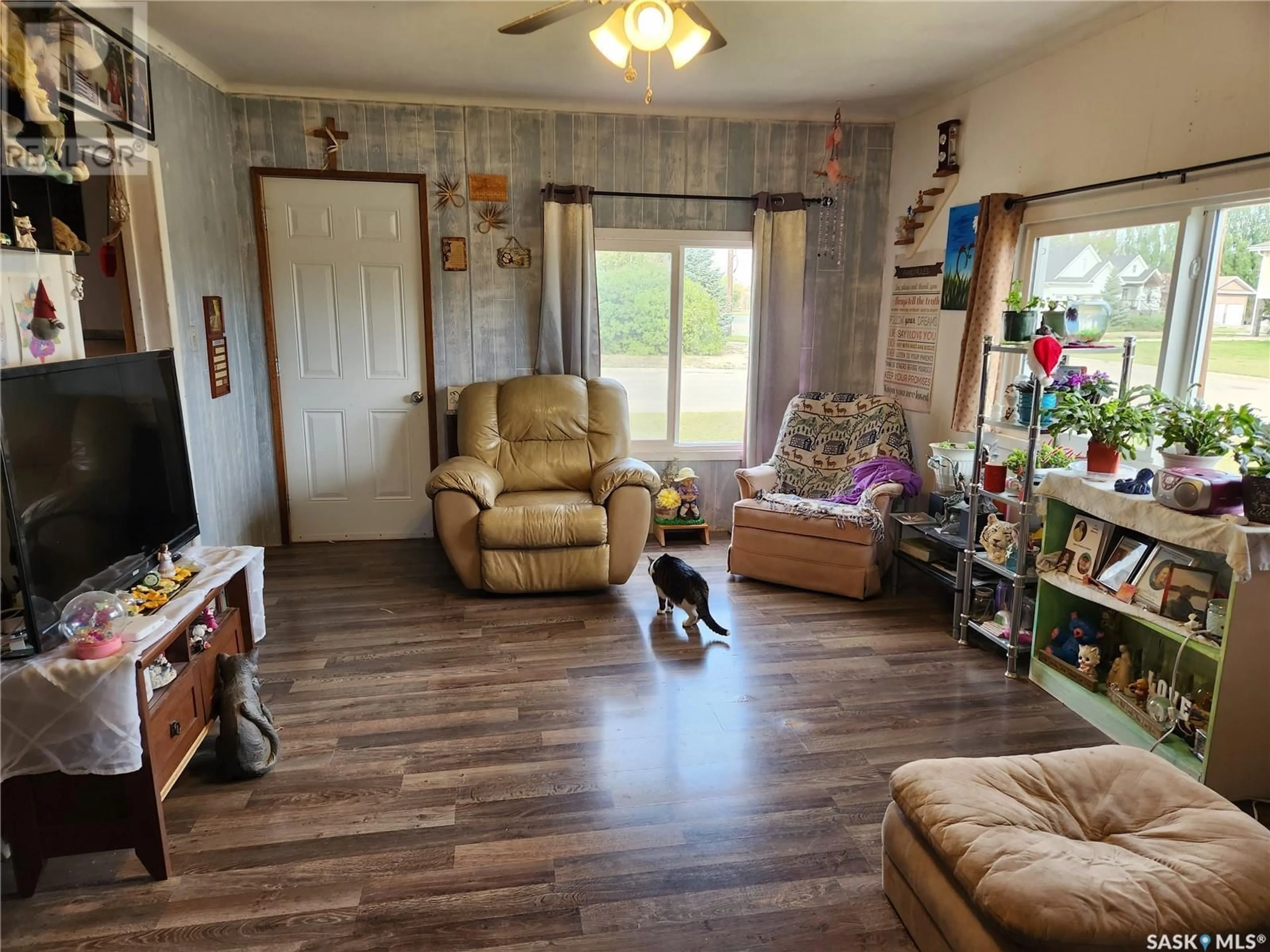 A pic of a room, wood floors for 1020 109th AVENUE, Tisdale Saskatchewan S0E1T0