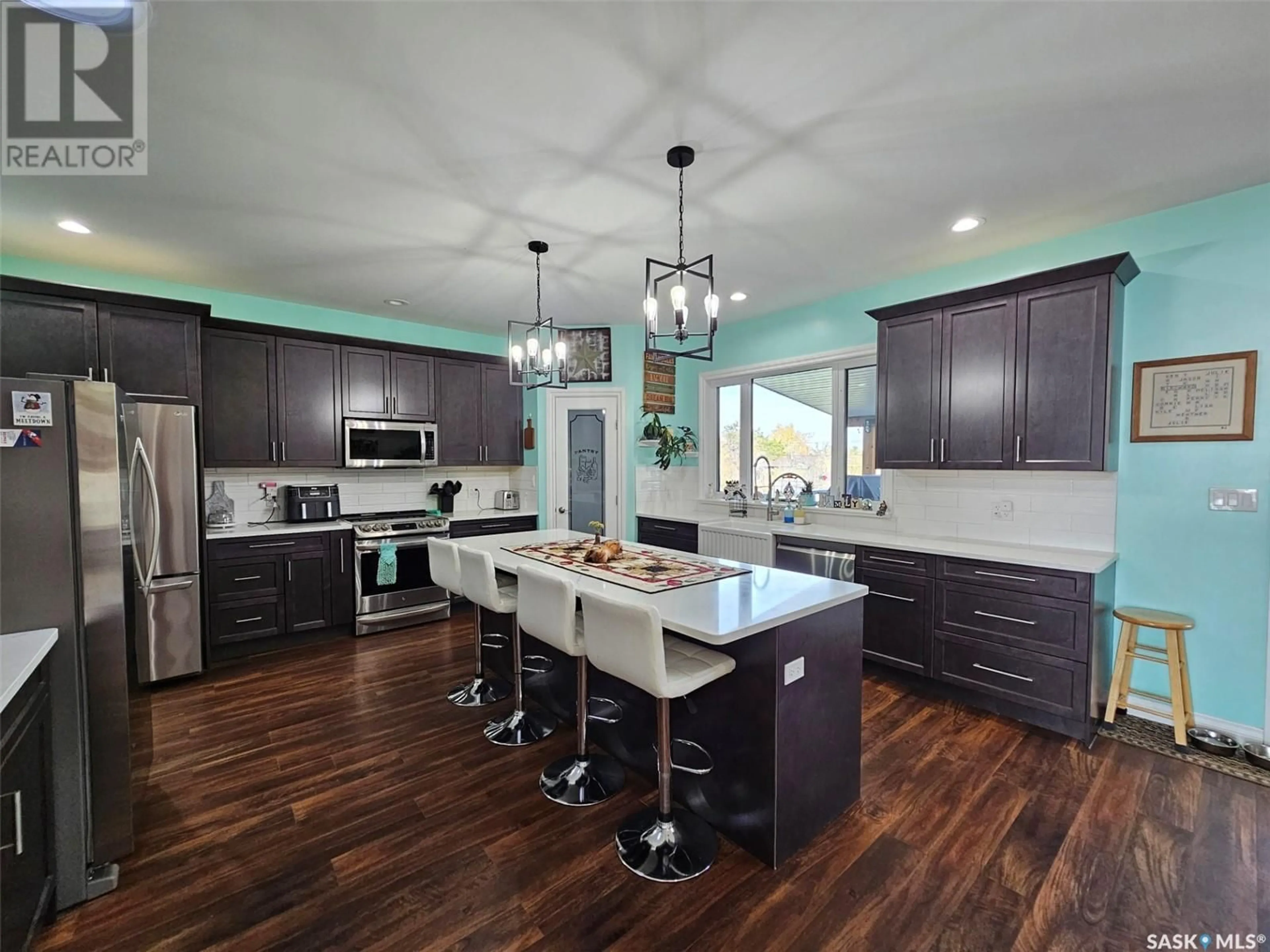 Contemporary kitchen, wood floors for 208 2nd STREET E, Frontier Saskatchewan S0N0W0