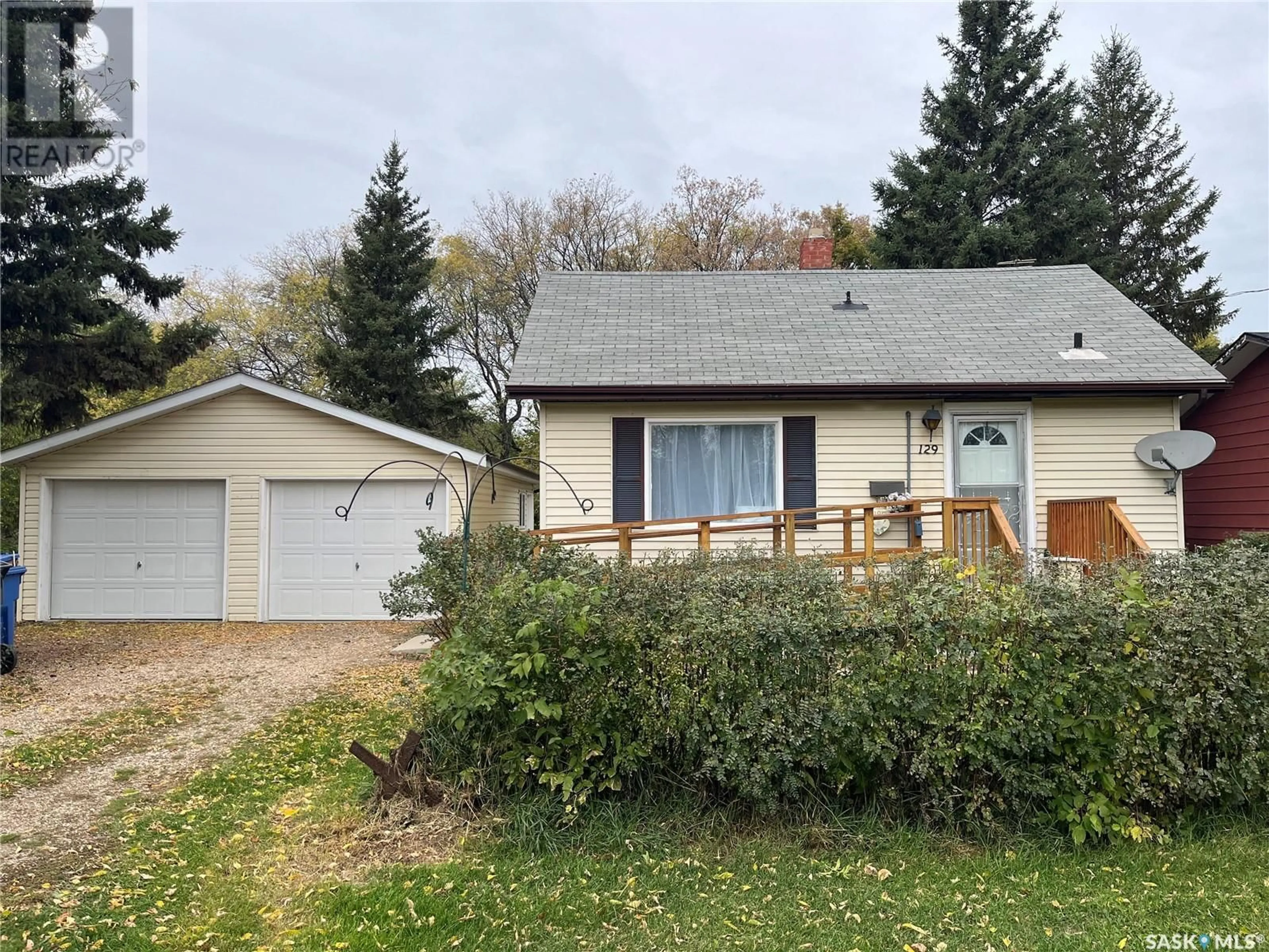 Frontside or backside of a home, cottage for 129 Nelson AVENUE E, Blaine Lake Saskatchewan S0J0J0