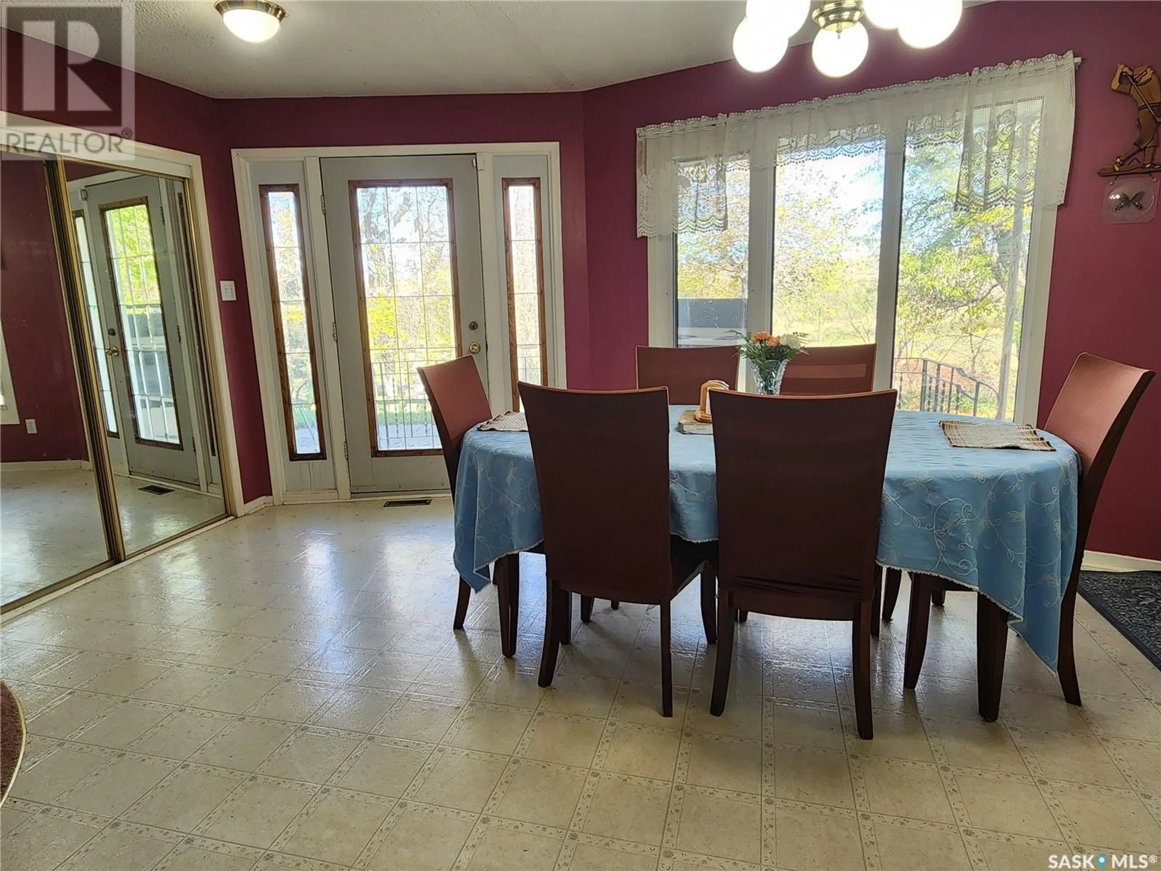 Dining room, ceramic/tile floor for LUMSDEN ACREAGE, Lumsden Rm No. 189 Saskatchewan S0G3C0
