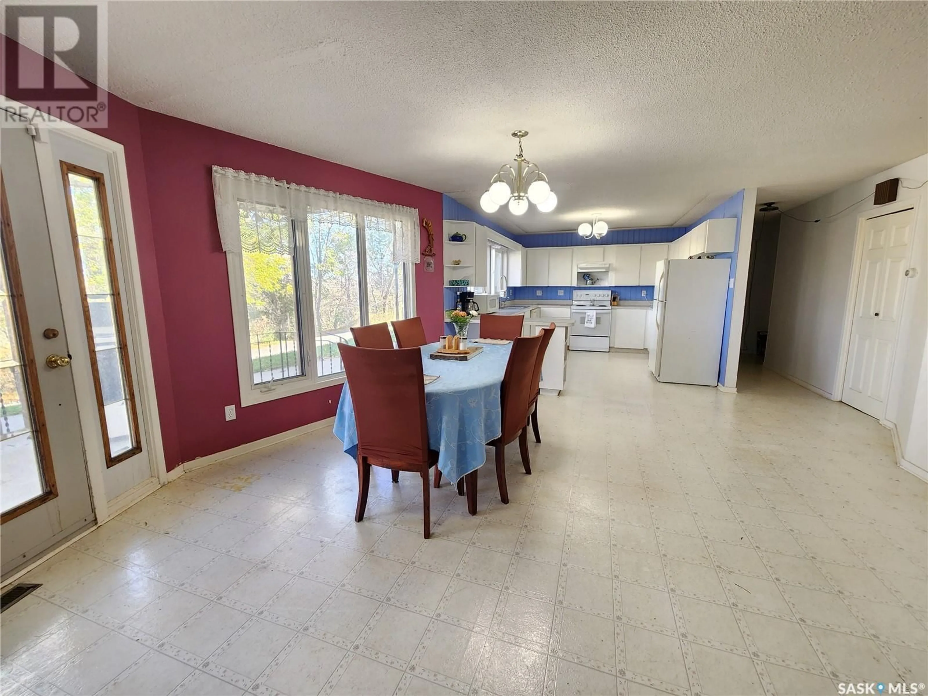 Dining room, ceramic floors, cottage for Lumsden Acreage, Lumsden Rm No. 189 Saskatchewan S0G3C0