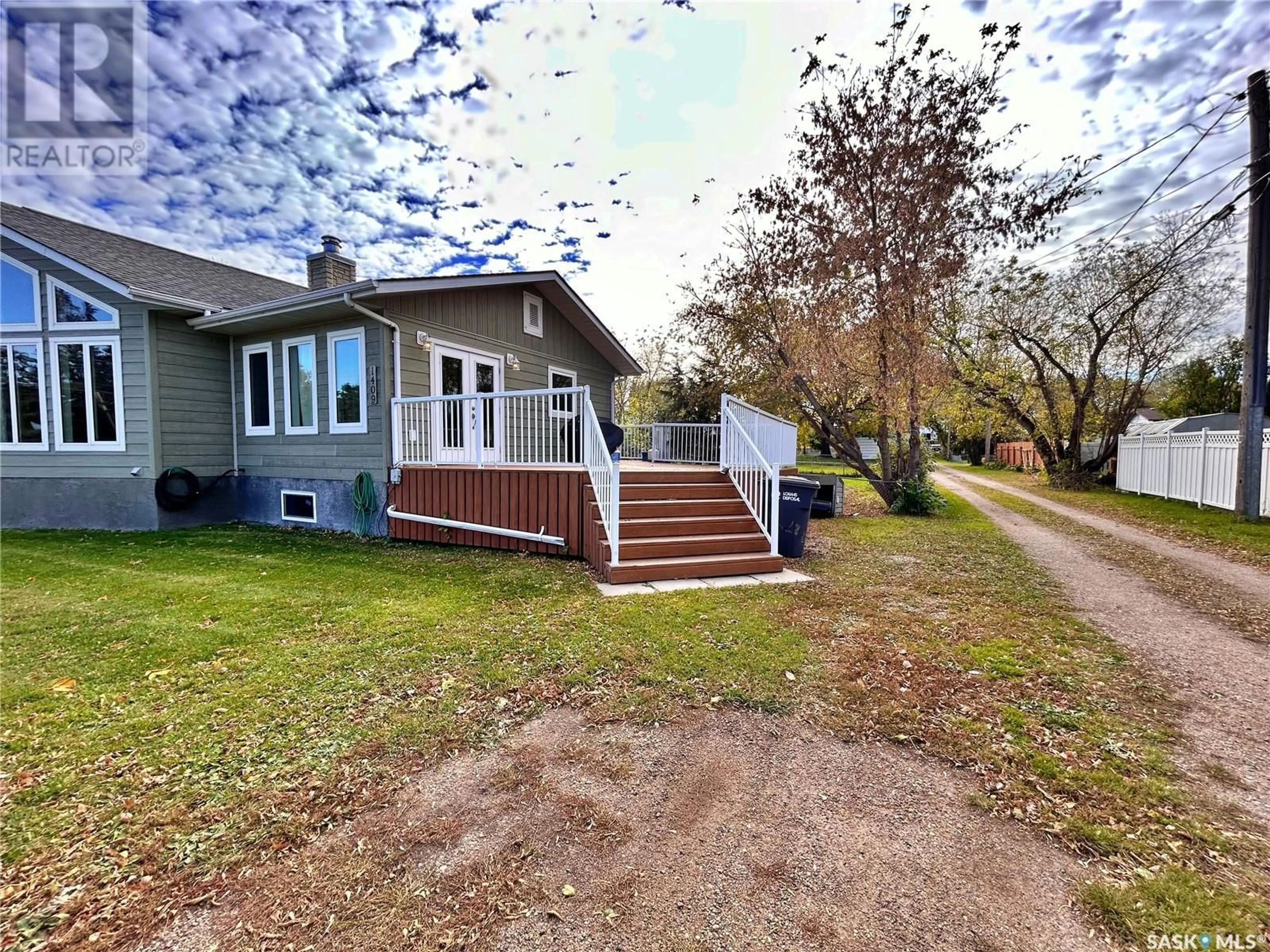 Frontside or backside of a home for 1409 Broadway AVENUE, Moosomin Saskatchewan S0G3N0