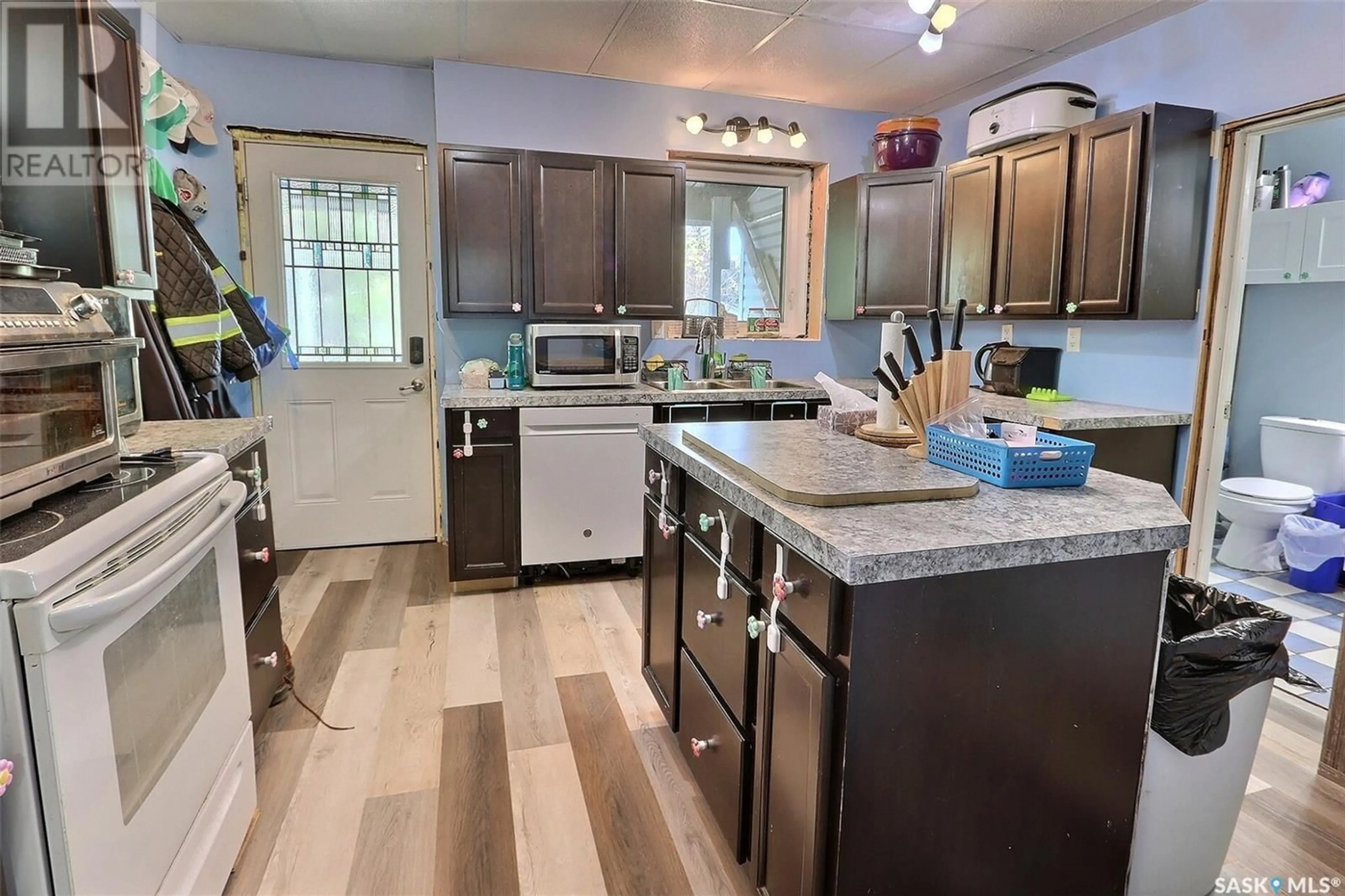 Open concept kitchen, unknown for E - 431 9TH STREET, Prince Albert Saskatchewan S6V0Y1