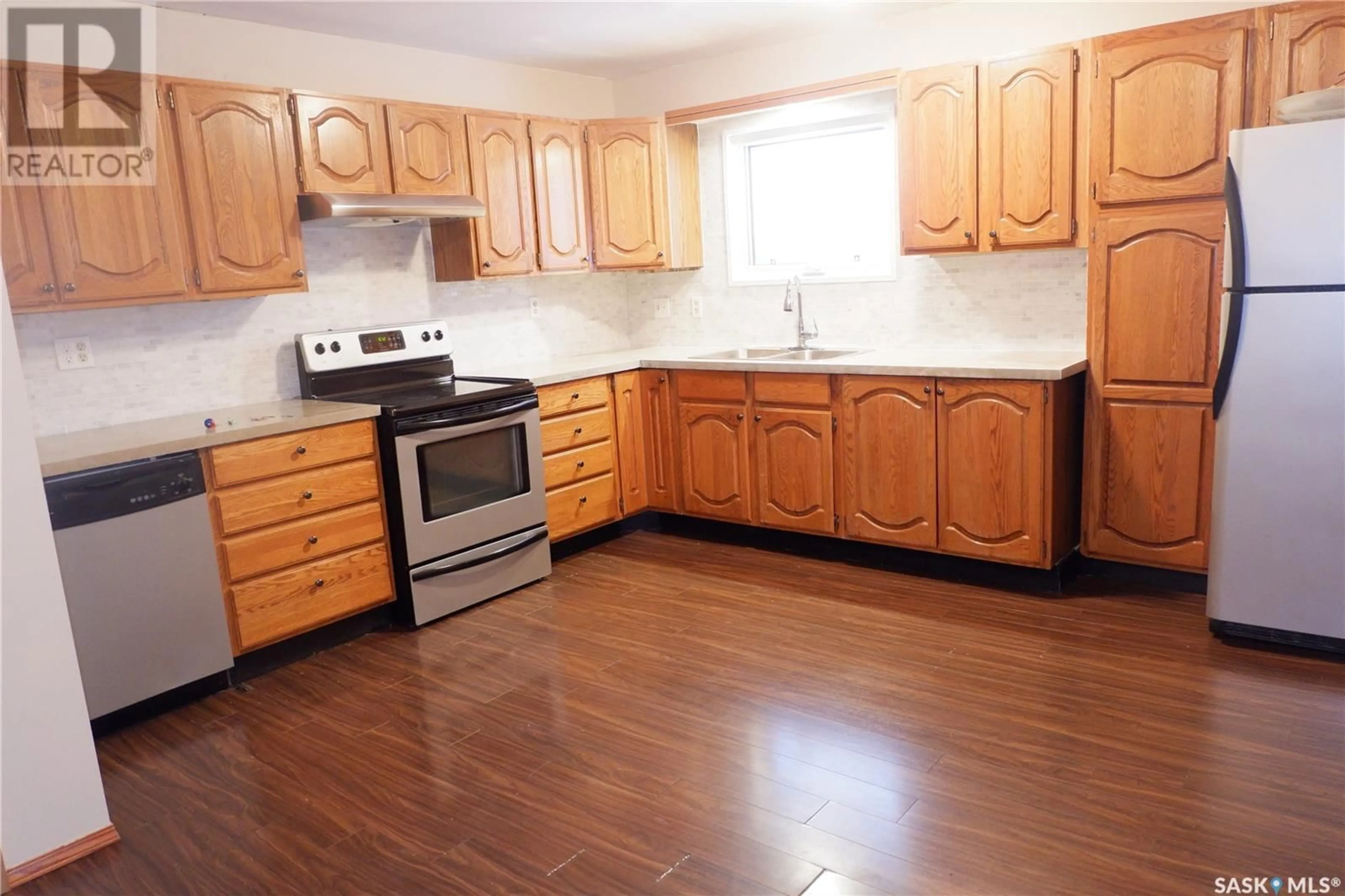 Standard kitchen for 243 Dominion ROAD, Assiniboia Saskatchewan S0H0B0