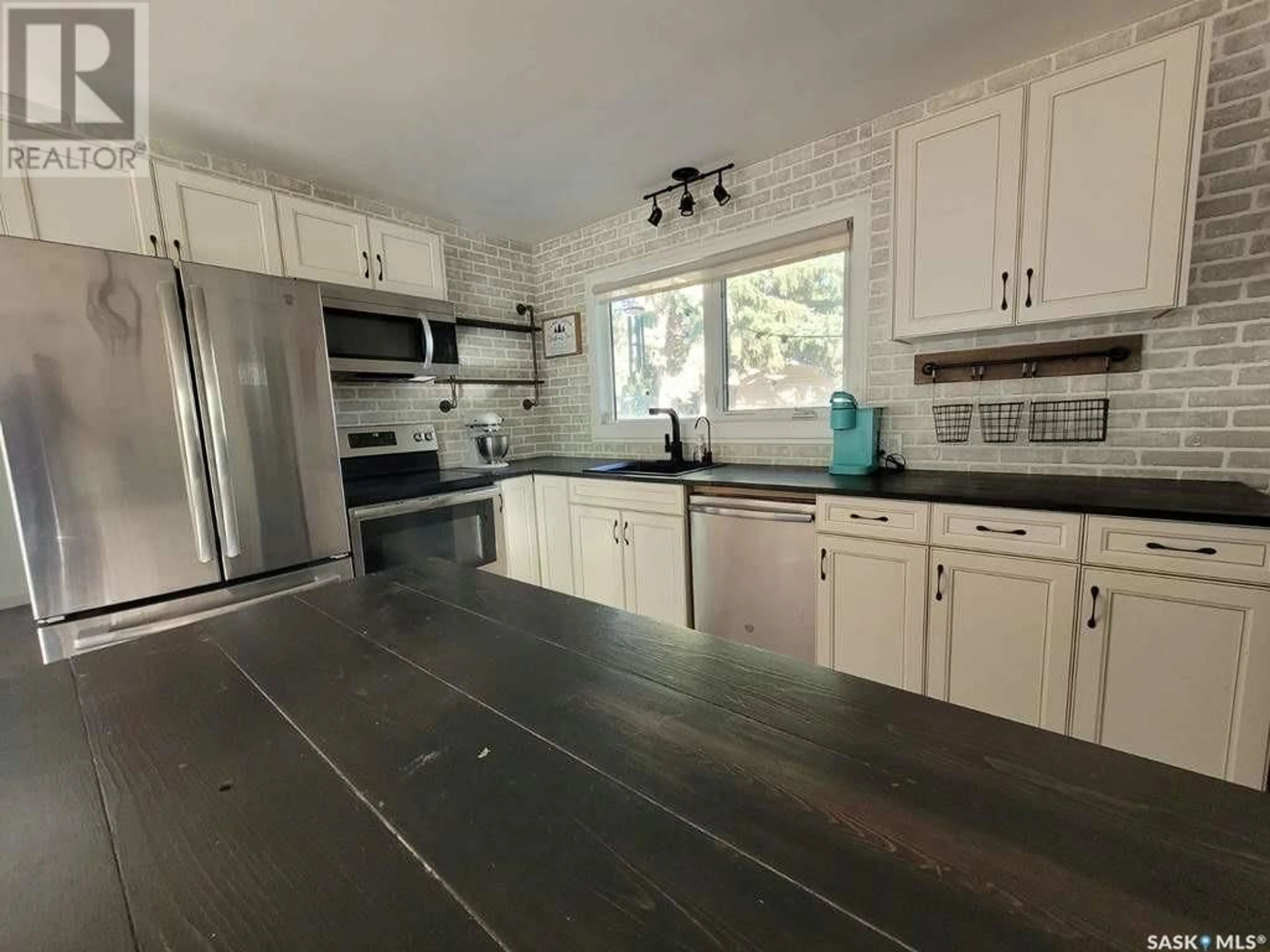 Kitchen, wood floors, cottage for 113 Cairo STREET, Wolseley Saskatchewan S0G5H0