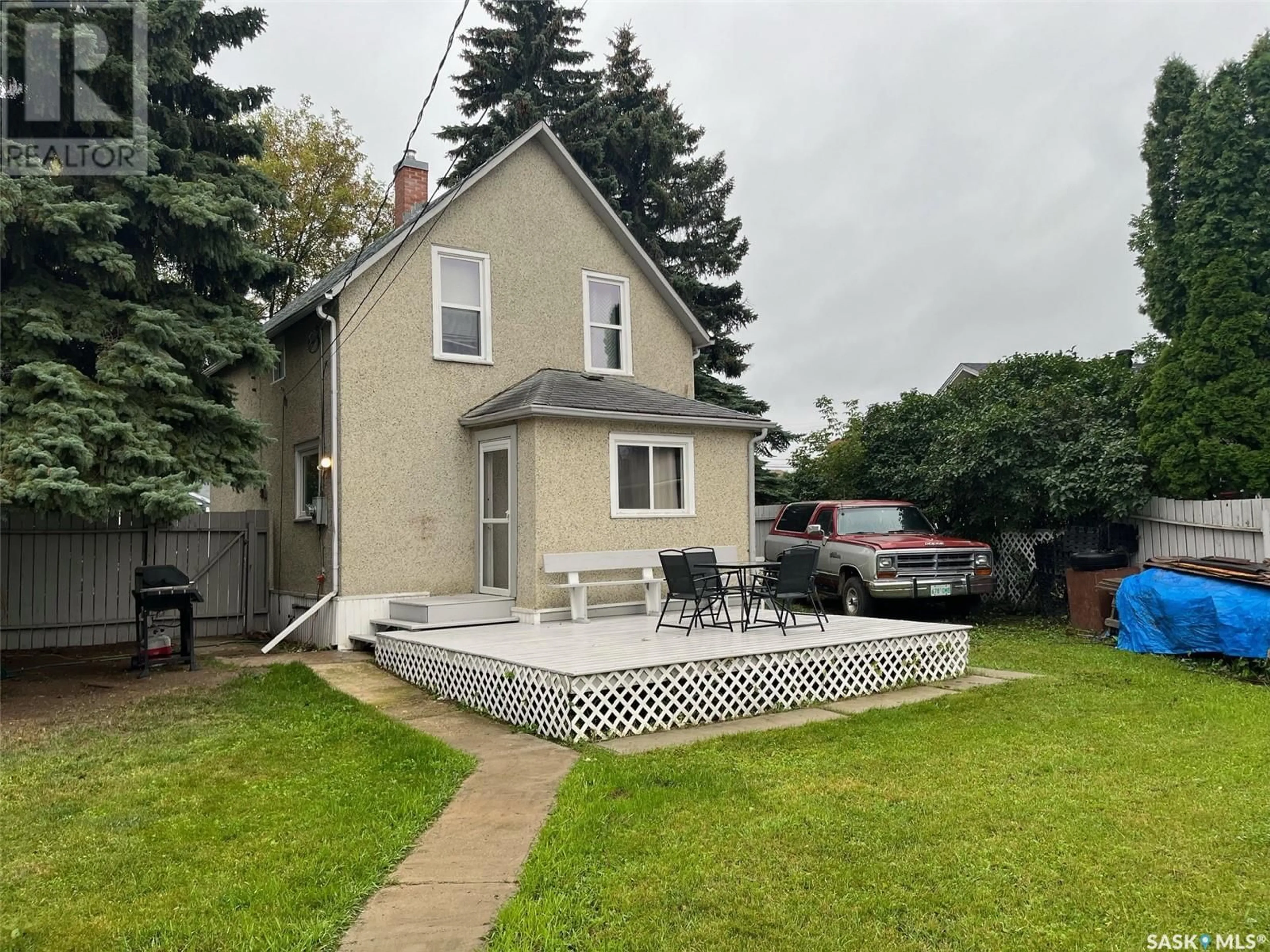 A pic from outside/outdoor area/front of a property/back of a property/a pic from drone, street for 178 6TH STREET, Prince Albert Saskatchewan S6V0M8