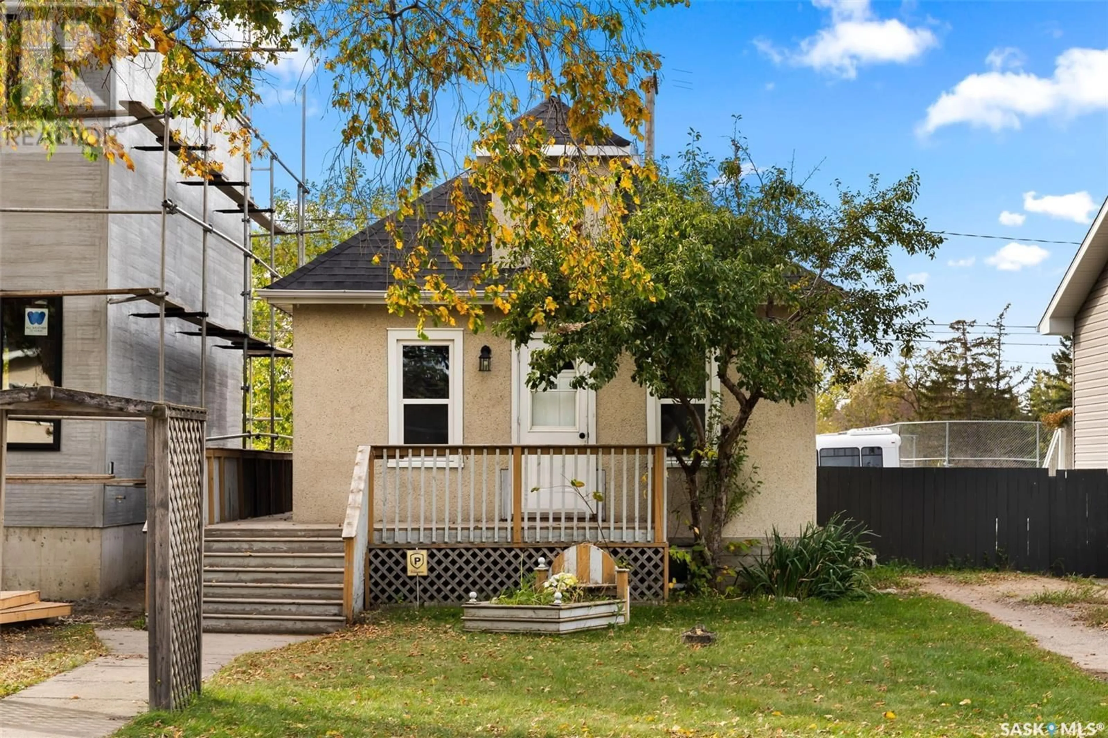 Frontside or backside of a home, the fenced backyard for 956 Edgar STREET, Regina Saskatchewan S4N3J2