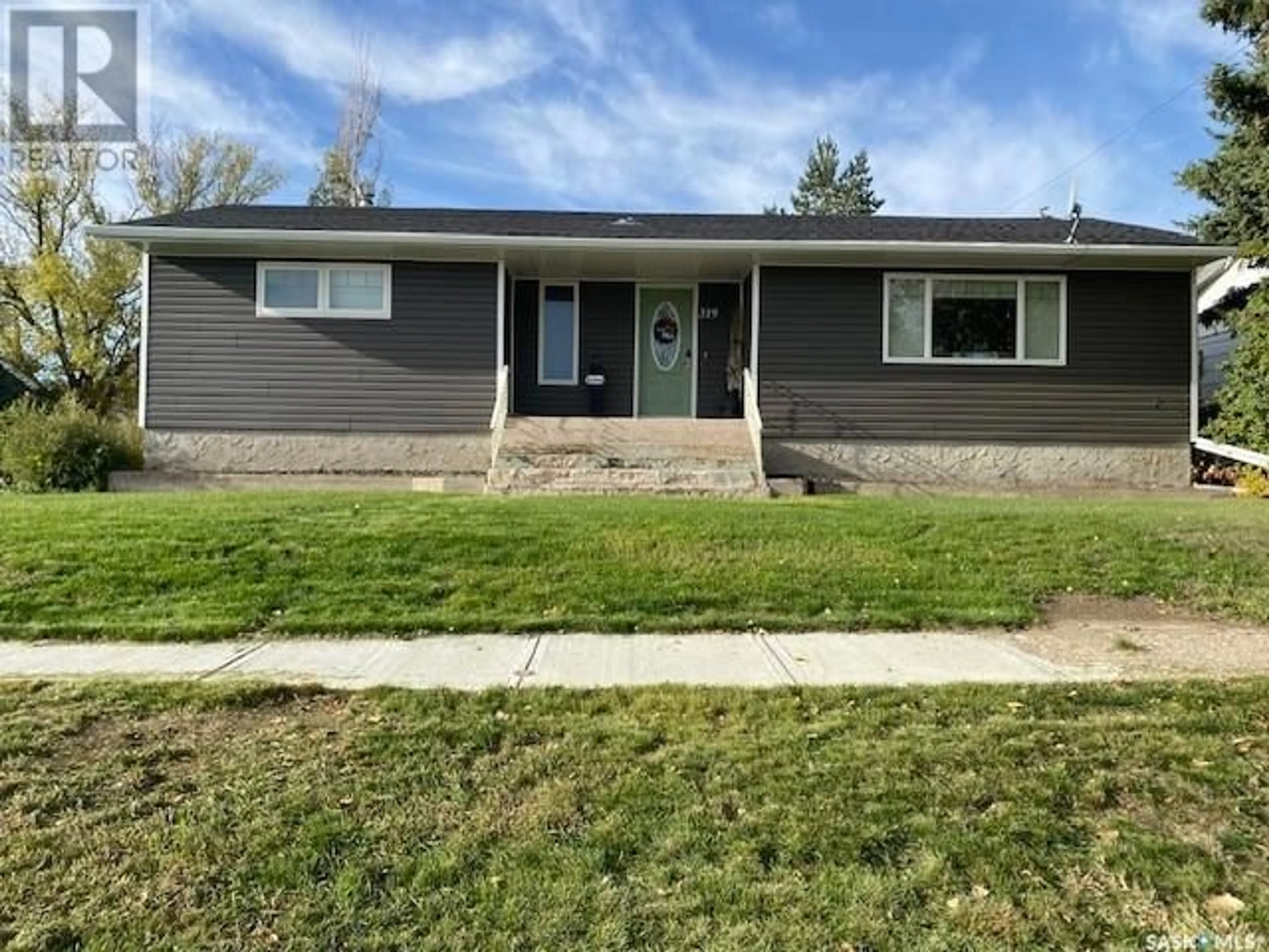 Frontside or backside of a home for 319 Alberta AVENUE, Kerrobert Saskatchewan S0L1R0