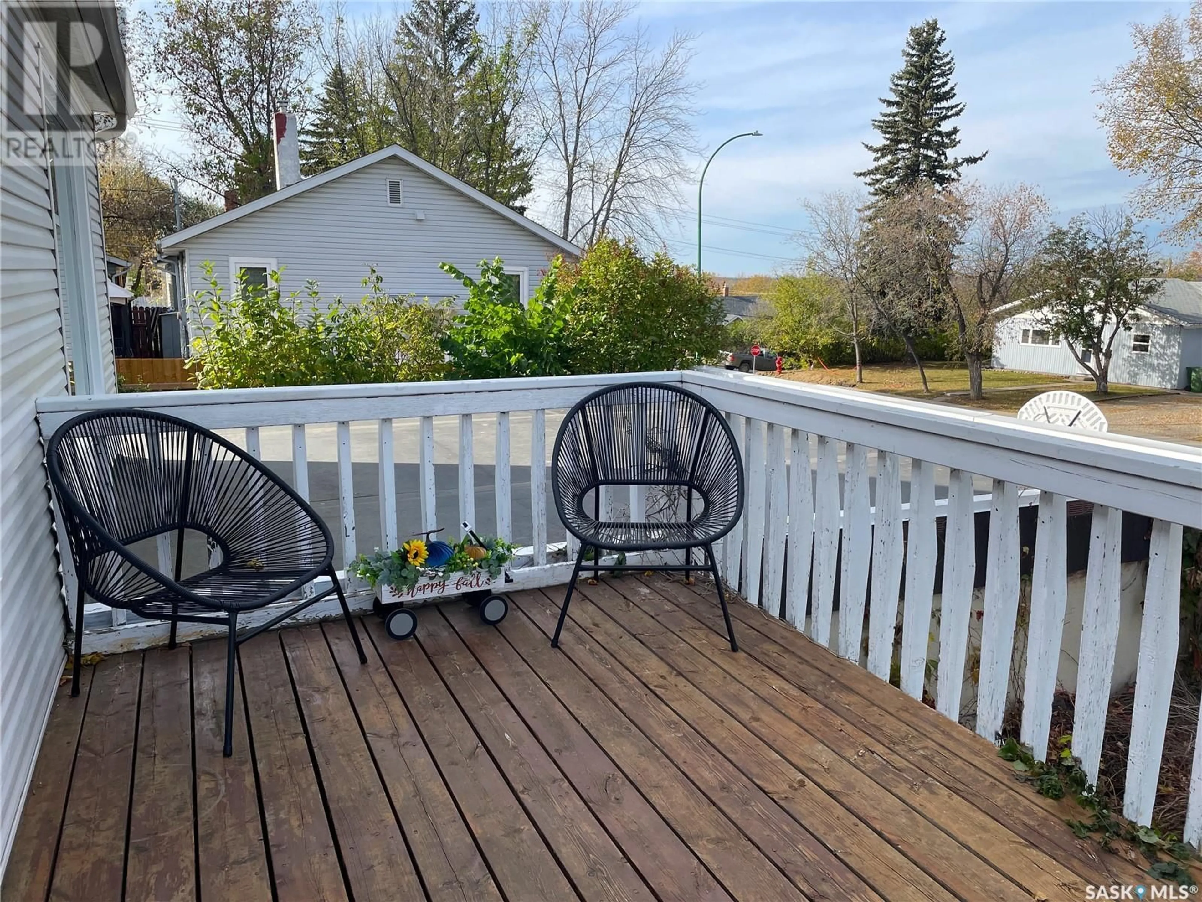 Patio for 571 19th STREET W, Prince Albert Saskatchewan S6V4E2