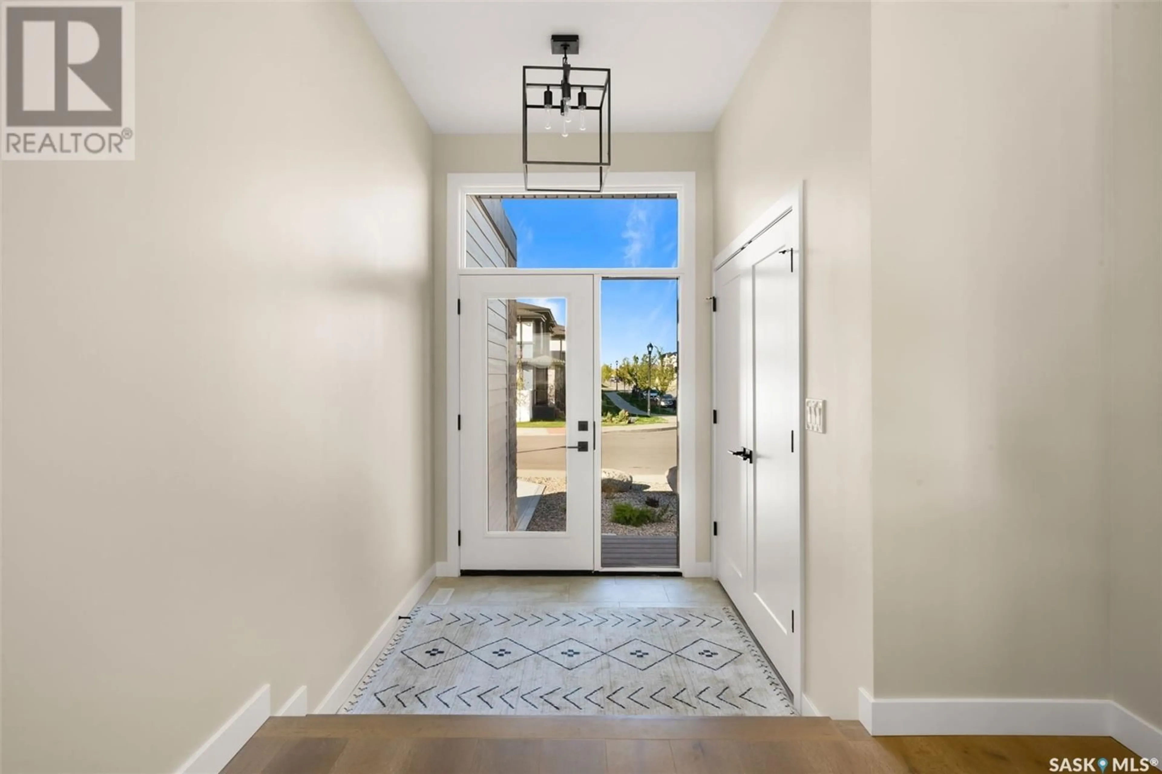 Indoor entryway, wood floors for 3101 Green Stone ROAD, Regina Saskatchewan S4V3Z9