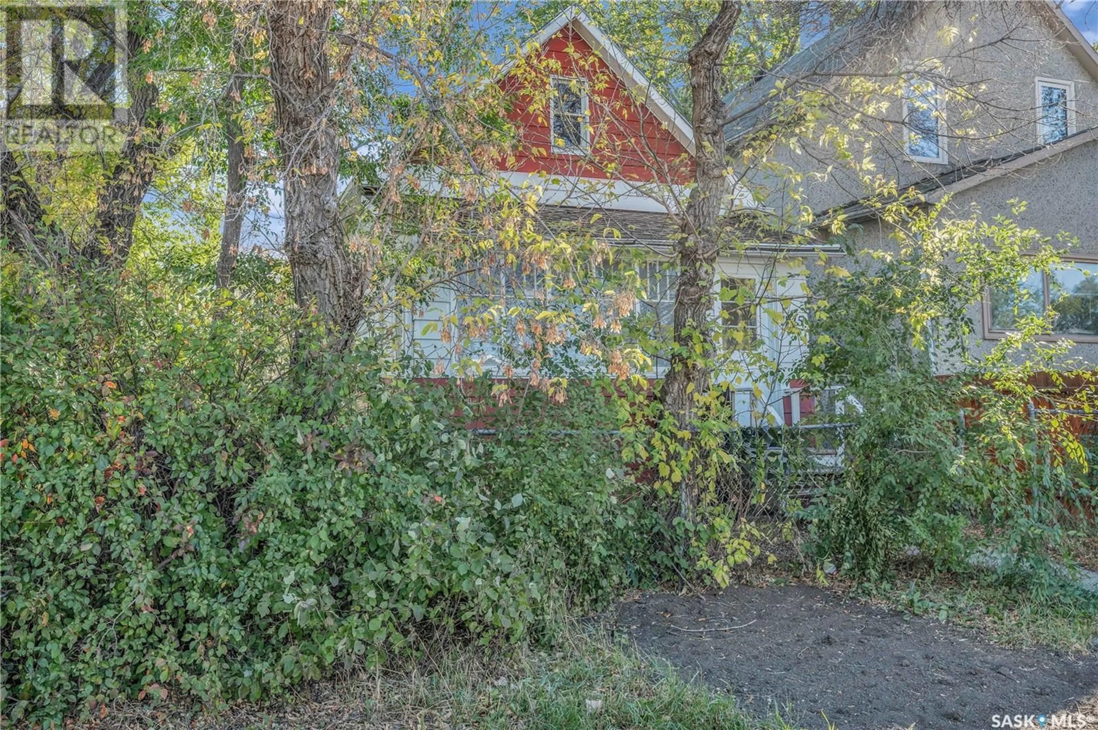 A pic from exterior of the house or condo, the street view for 1745 York STREET, Regina Saskatchewan S4T4R1