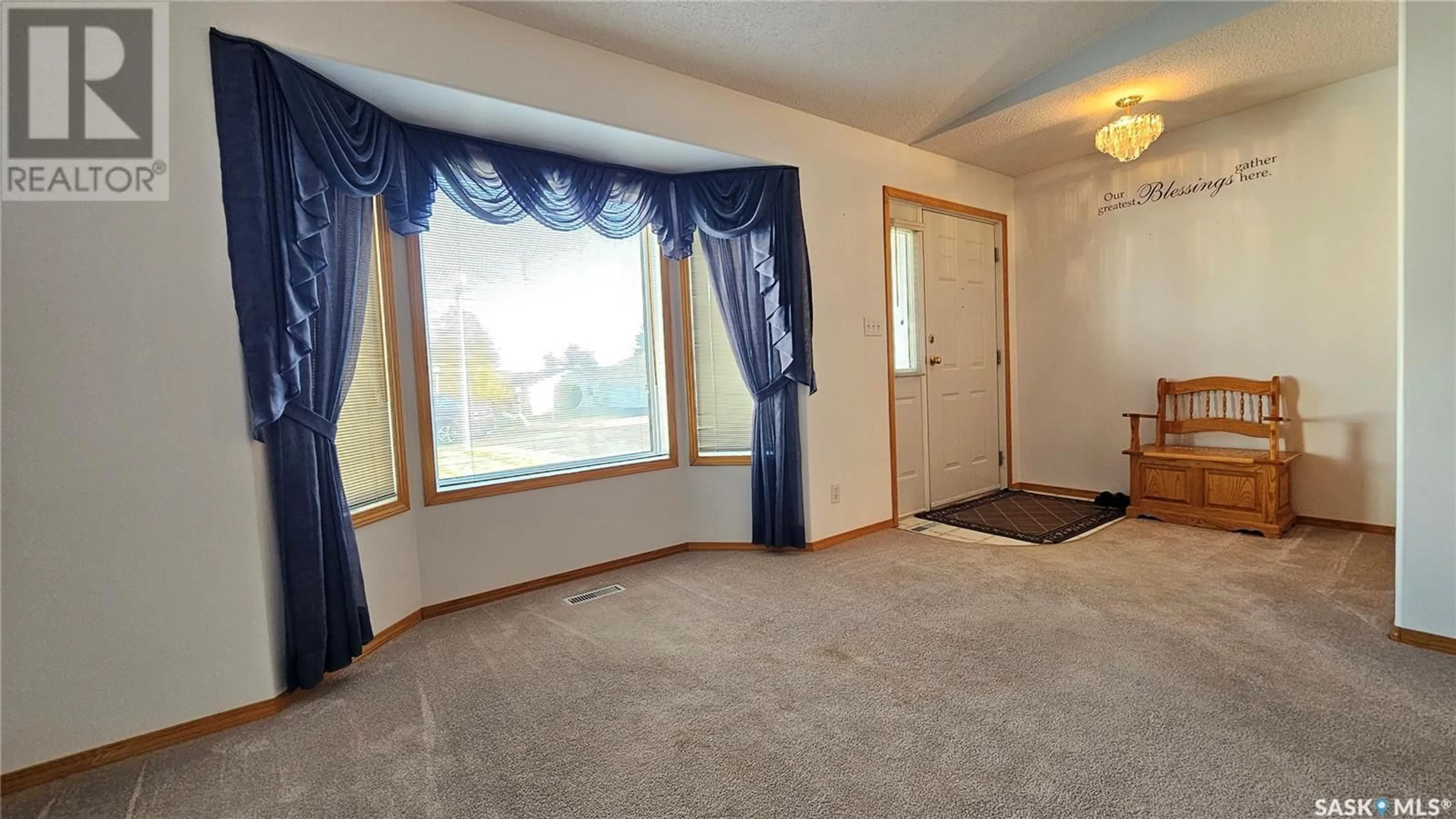 A pic of a room, carpet floors for 118 202 Lister Kaye CRESCENT, Swift Current Saskatchewan S9H5A7