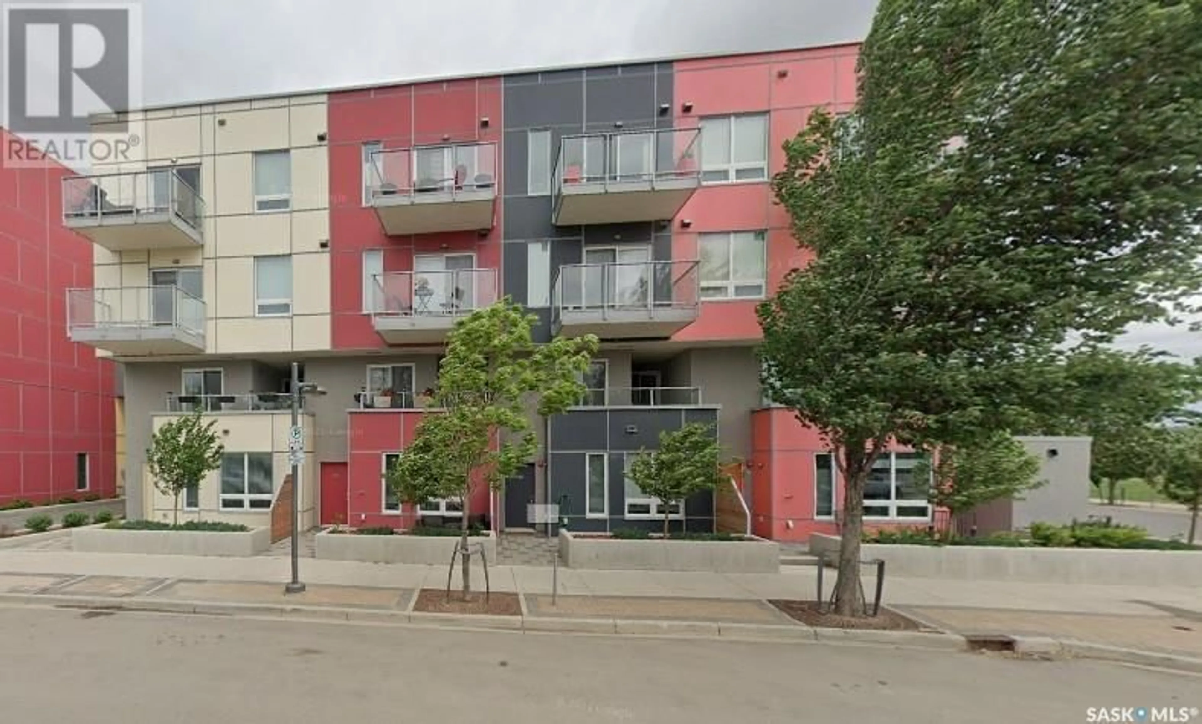 A pic from exterior of the house or condo, the front or back of building for 416 C AVENUE S, Saskatoon Saskatchewan S7M5N7