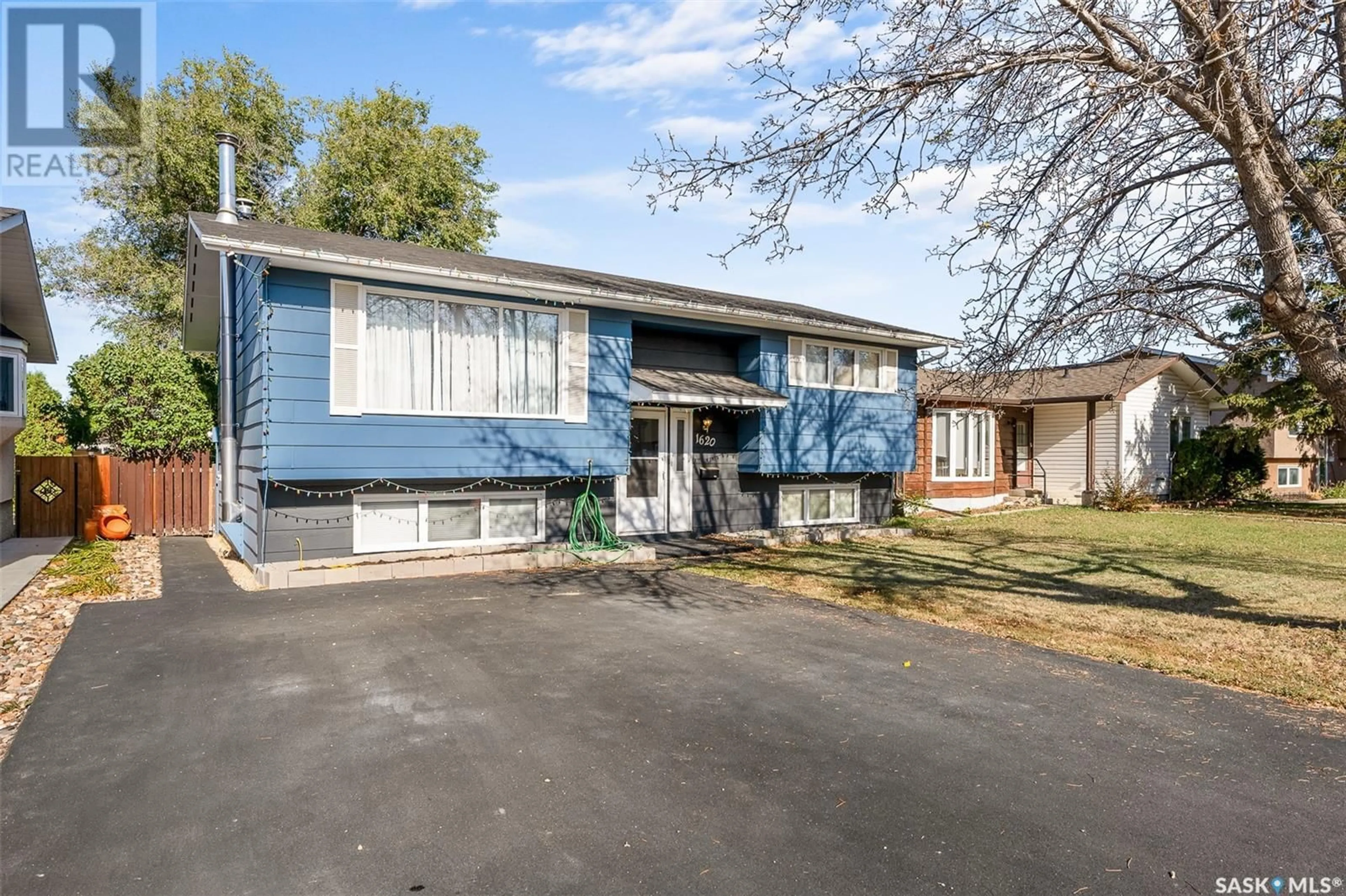 A pic from exterior of the house or condo, the front or back of building for 1620 Hastings STREET, Moose Jaw Saskatchewan S6K1A6