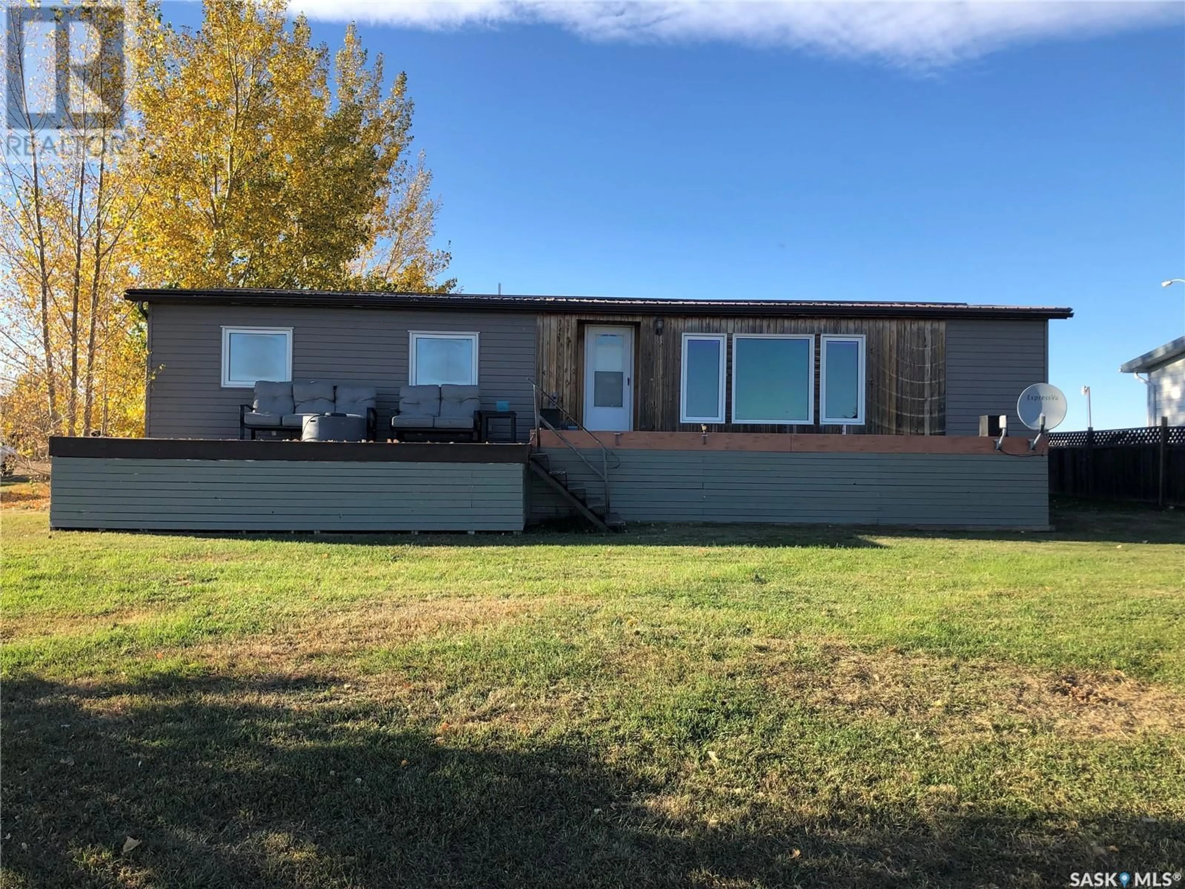 A pic from outside/outdoor area/front of a property/back of a property/a pic from drone, unknown for 5 Harbour View DRIVE, Cymri Rm No. 36 Saskatchewan S0C1S0