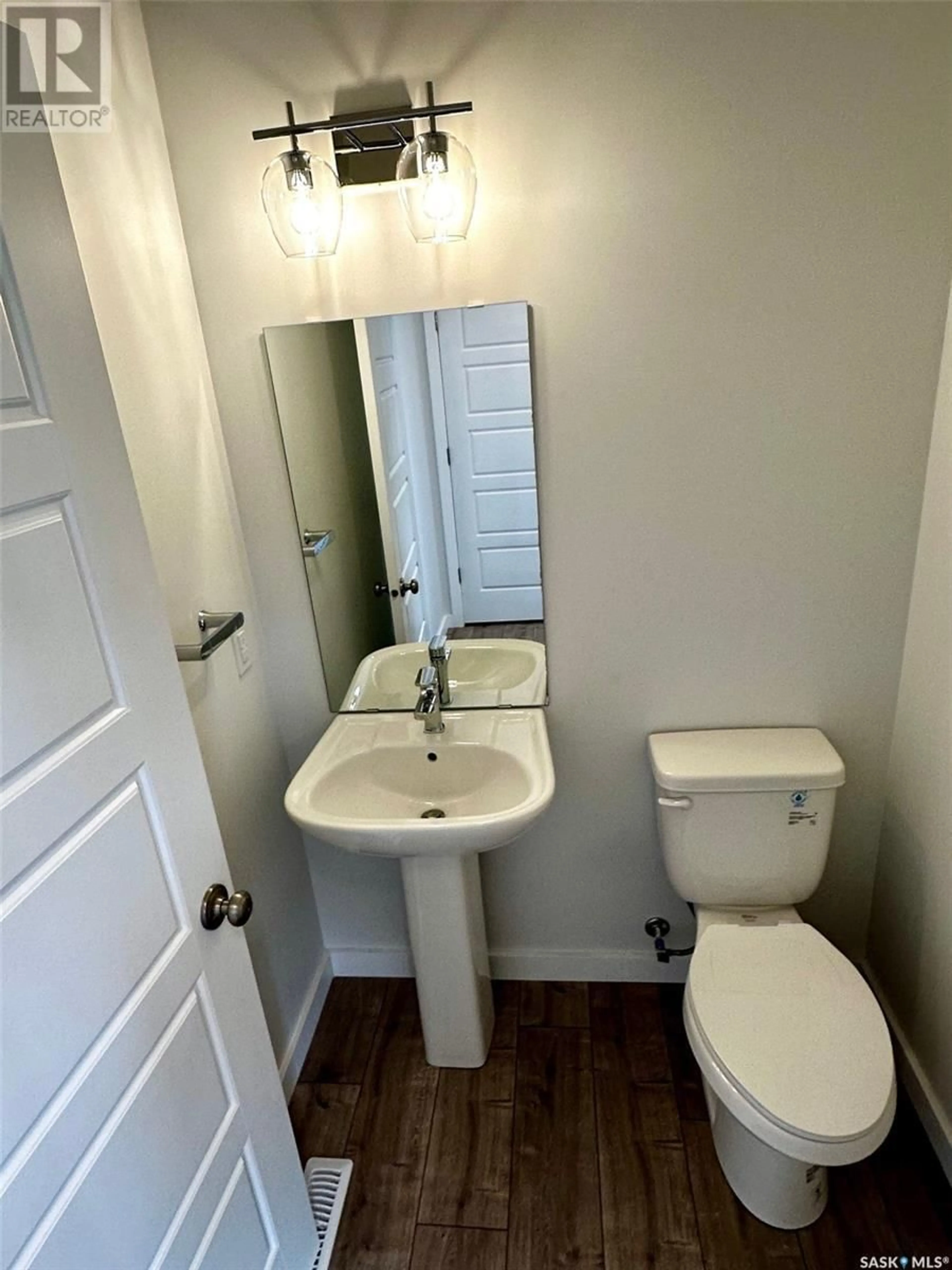 Standard bathroom, unknown floor for 1125 Camden GARDENS, White City Saskatchewan S4L0G1