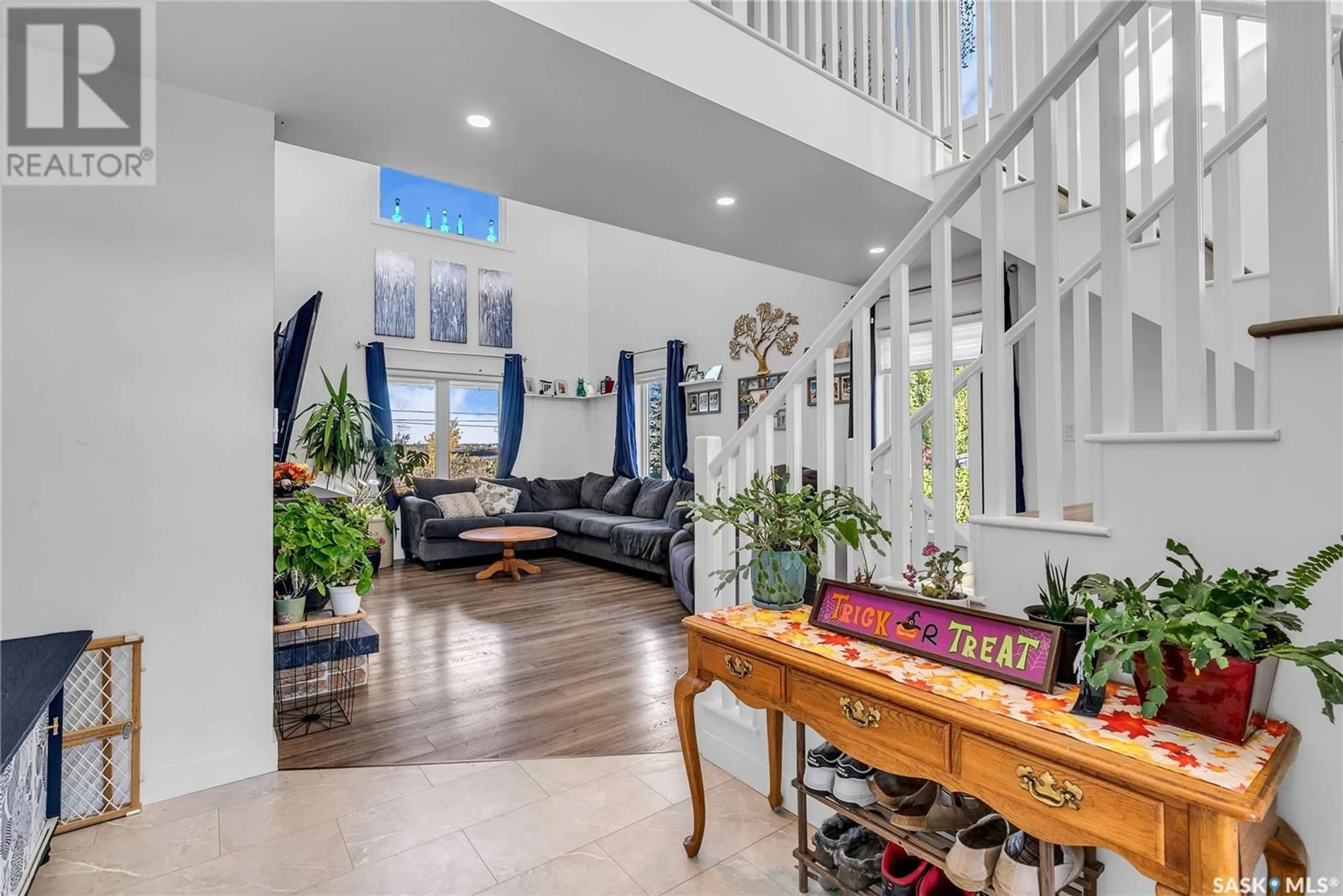 Indoor foyer, wood floors for 82 26th STREET, Battleford Saskatchewan S0M0E0