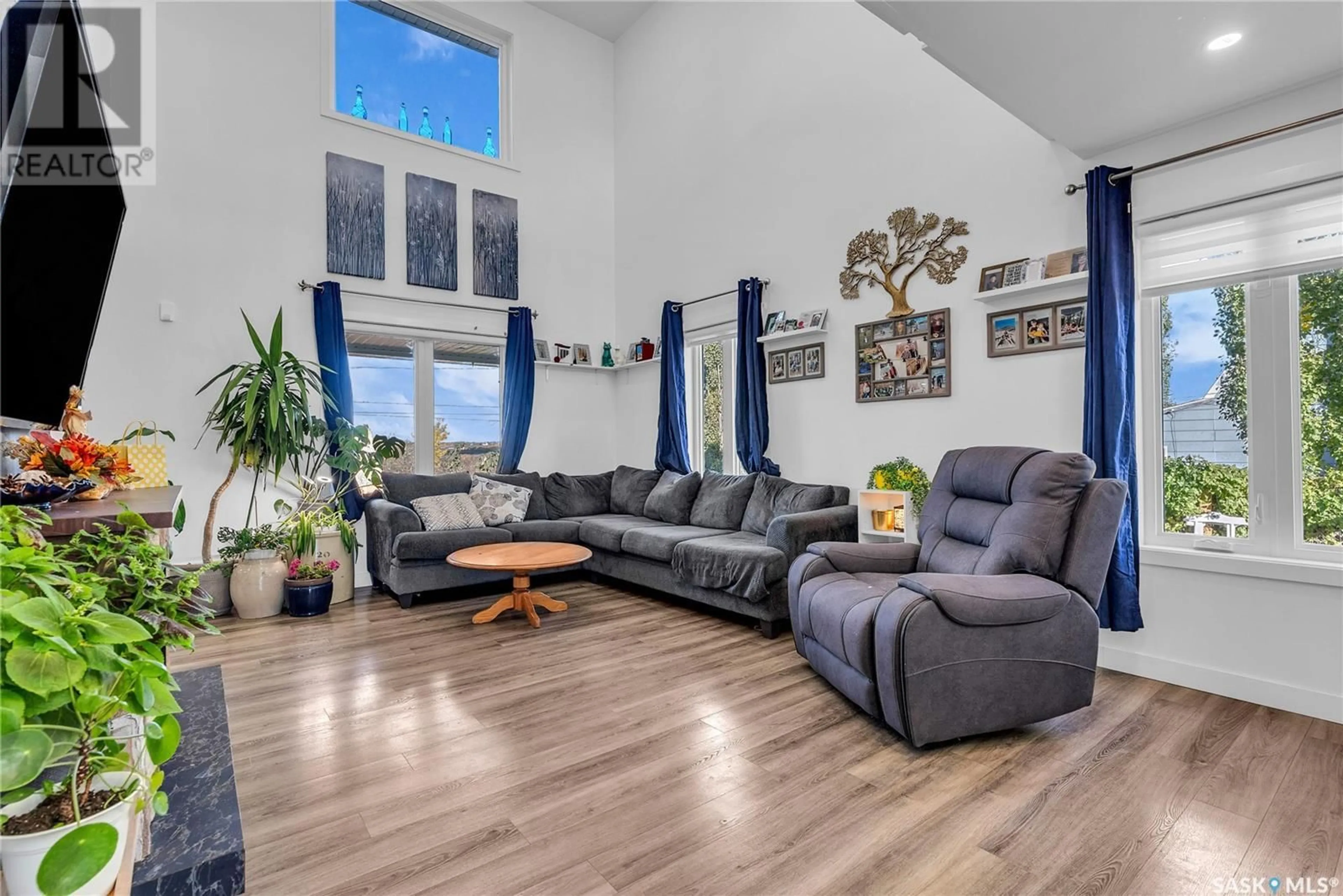 Living room, wood floors for 82 26th STREET, Battleford Saskatchewan S0M0E0