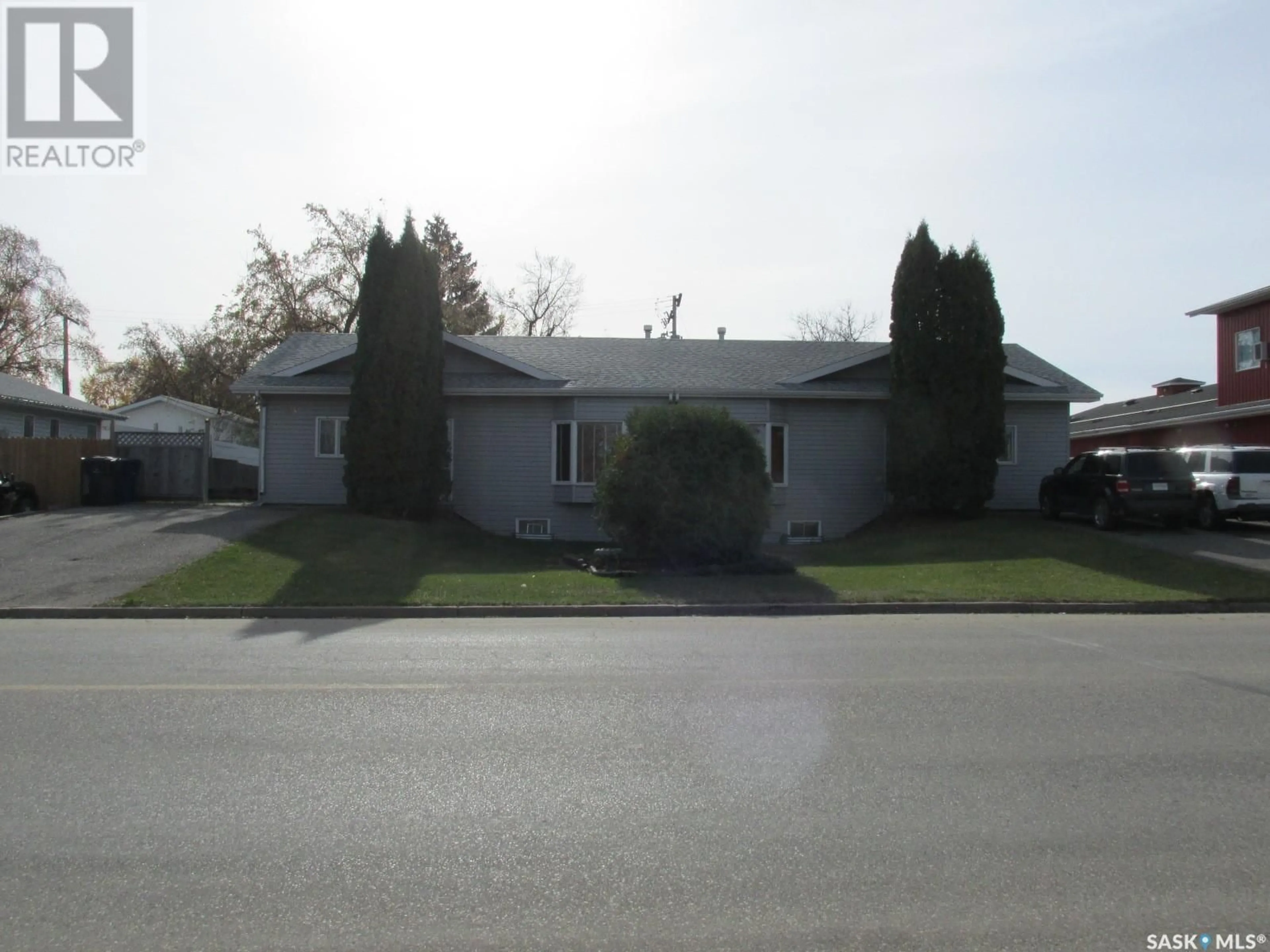 Frontside or backside of a home for 804 - 806 9th AVENUE W, Nipawin Saskatchewan S0E1E0