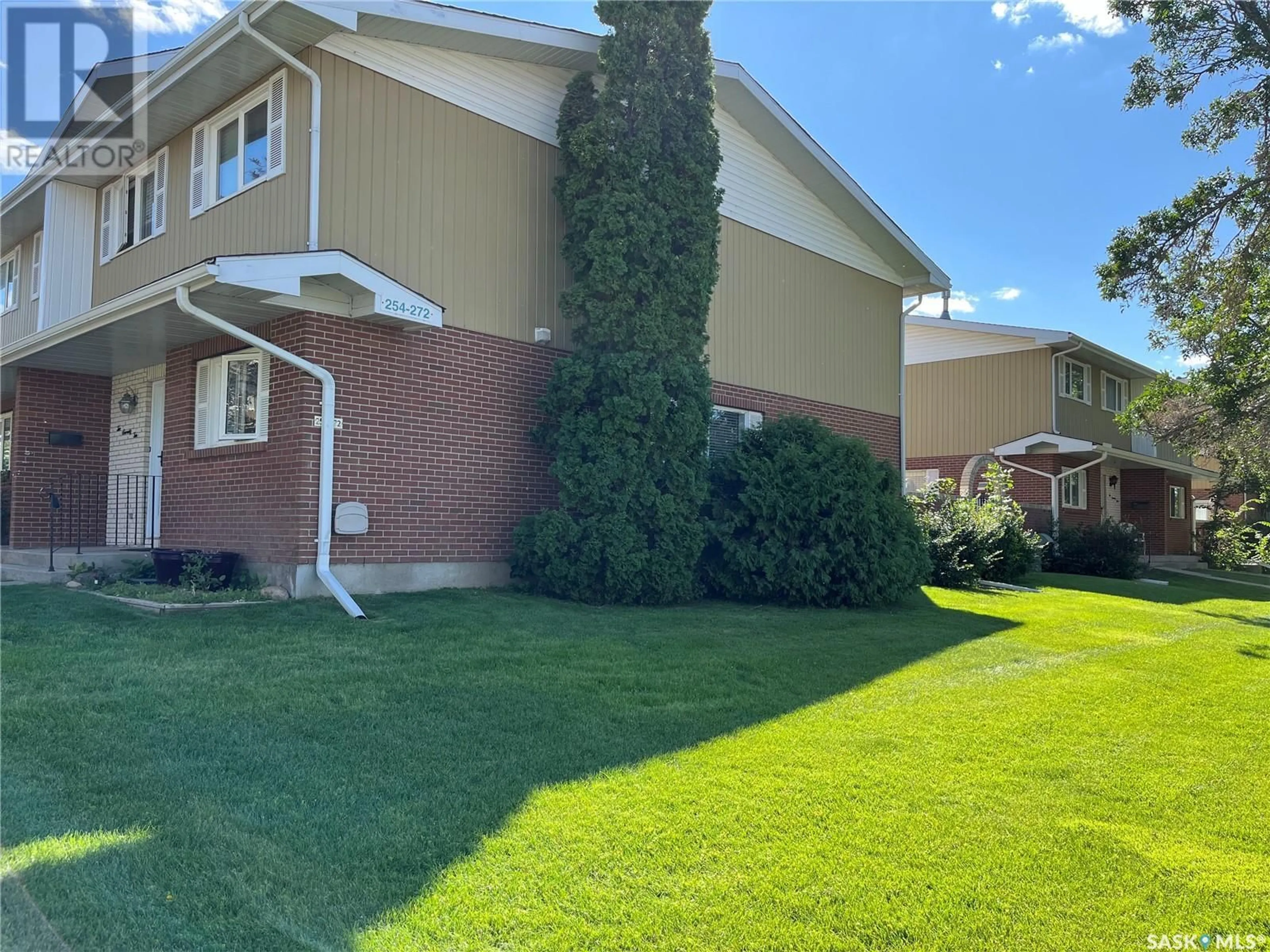 Frontside or backside of a home, the fenced backyard for 272 Plainsview DRIVE, Regina Saskatchewan S4S6N1