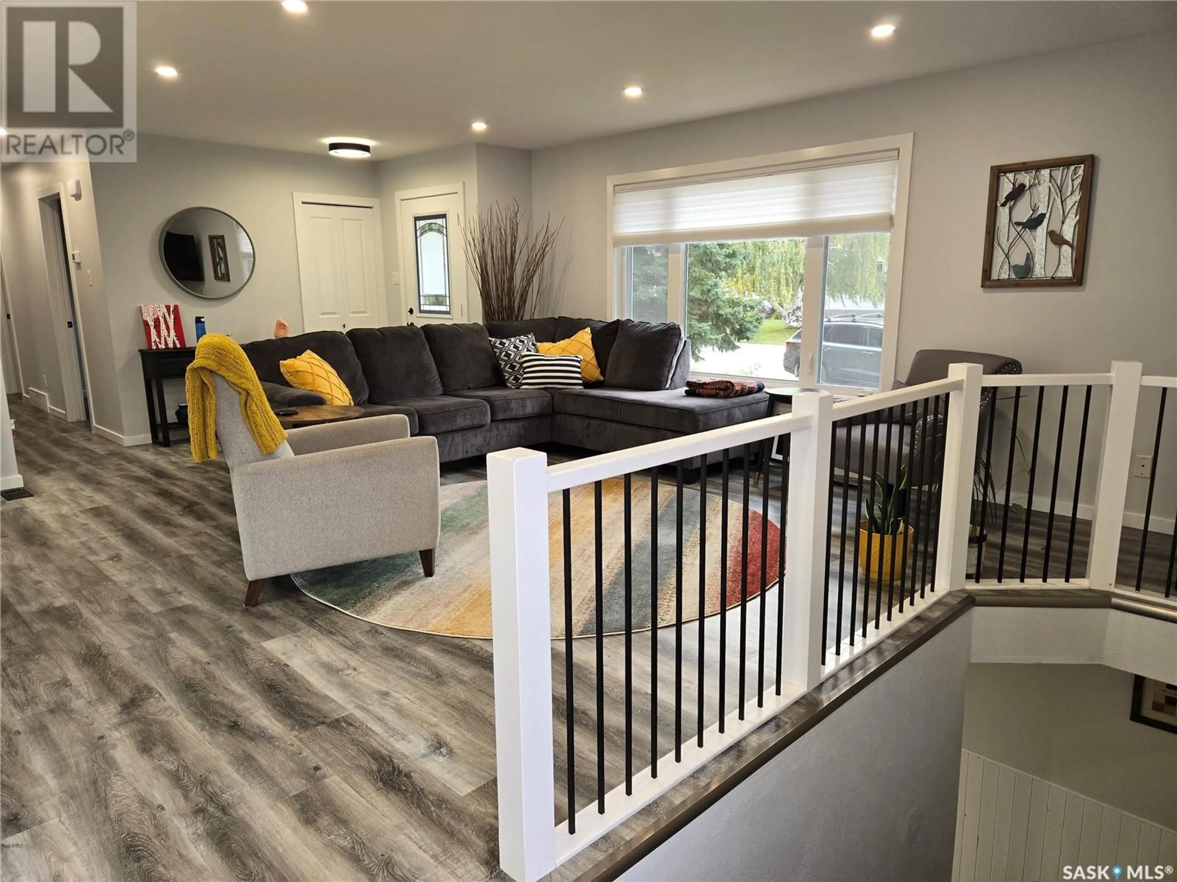 Living room, wood floors for 405 McGillivray STREET, Outlook Saskatchewan S0L2N0