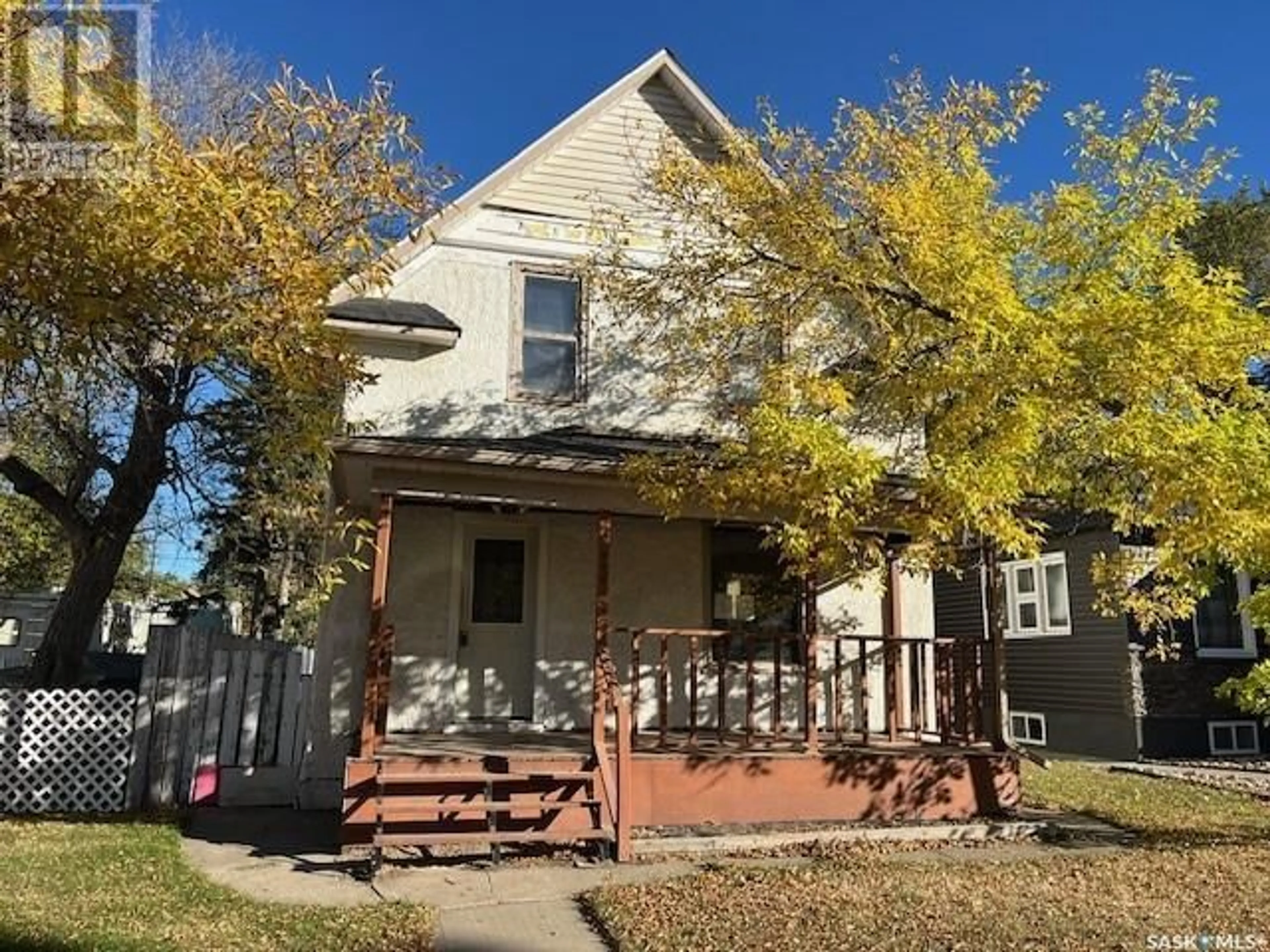 Frontside or backside of a home, cottage for 472 ATHABASCA STREET W, Moose Jaw Saskatchewan S6H2C3