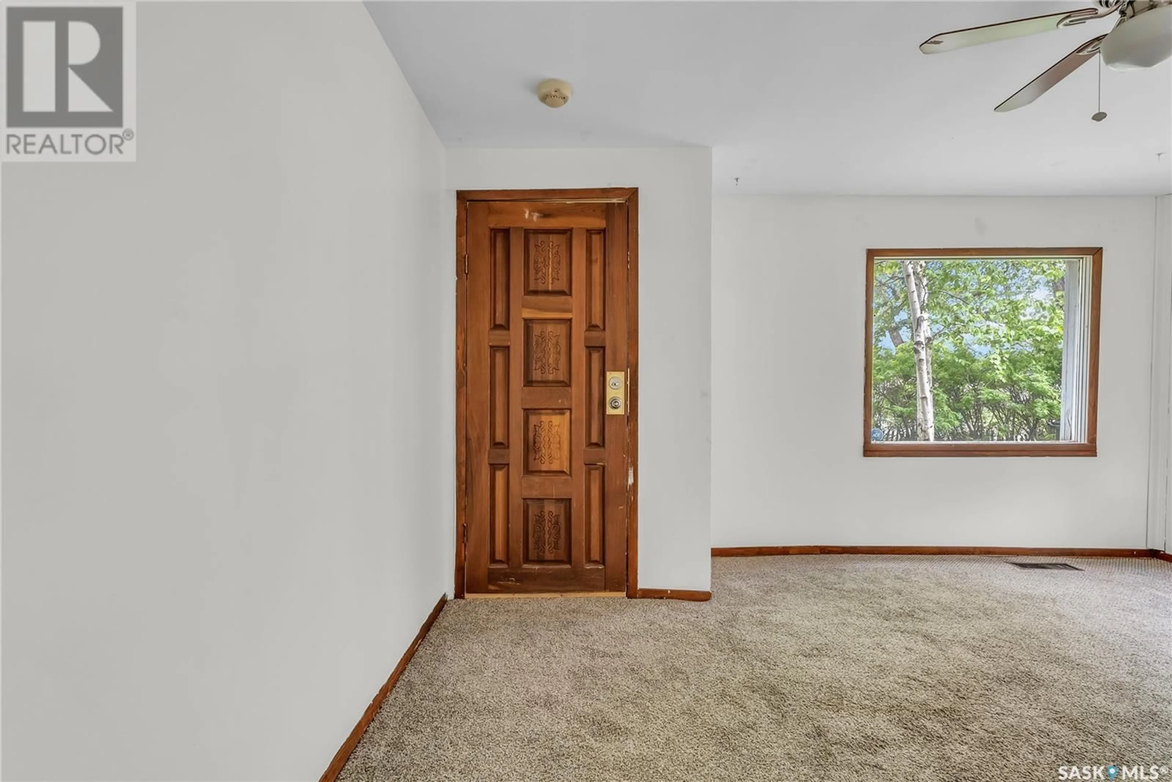 Indoor entryway, wood floors for 1015 J AVENUE N, Saskatoon Saskatchewan S7L2L3