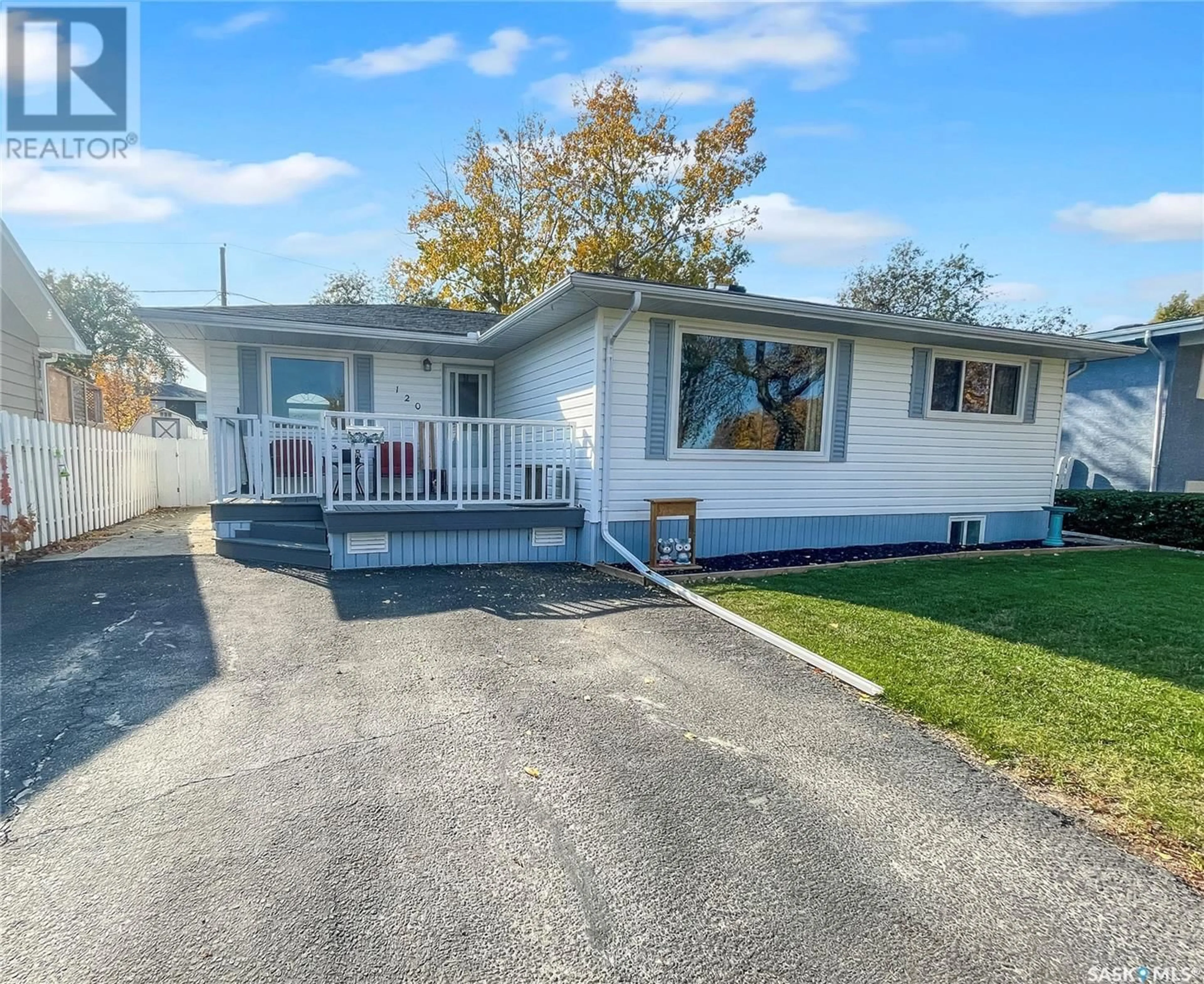 Frontside or backside of a home, the street view for 120 Gibbs STREET W, Swift Current Saskatchewan S9H2Z7