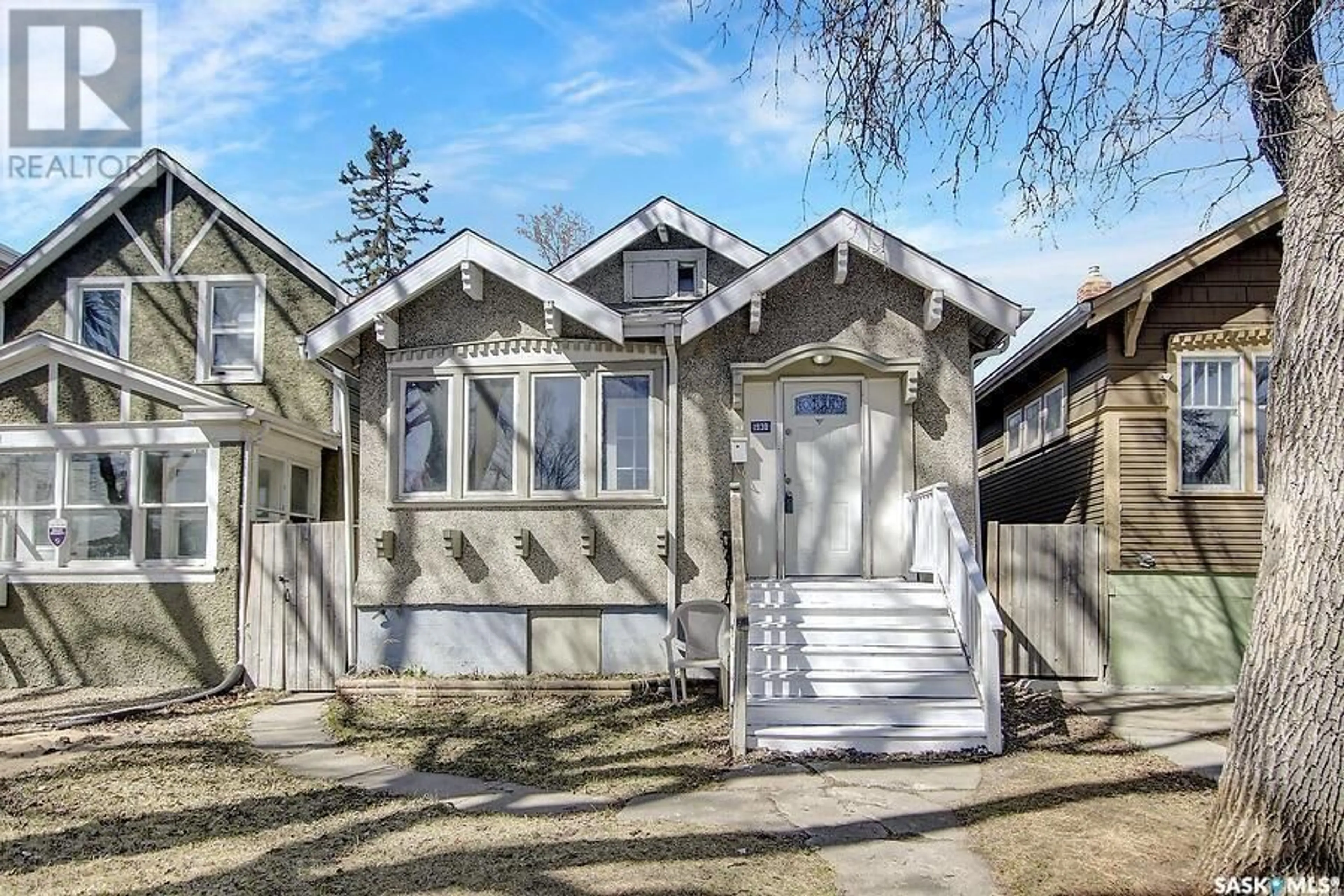 Frontside or backside of a home, cottage for 1930 Quebec STREET, Regina Saskatchewan S4P1J7