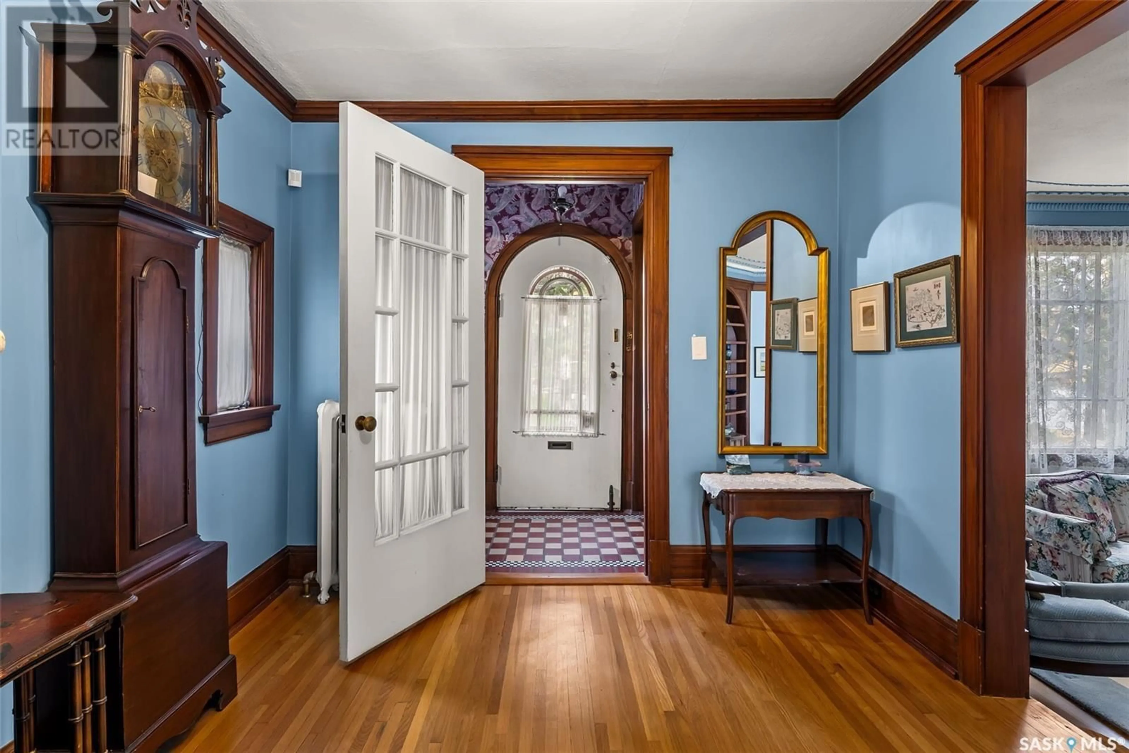 Indoor foyer, wood floors for 3374 Albert STREET, Regina Saskatchewan S4S3P1