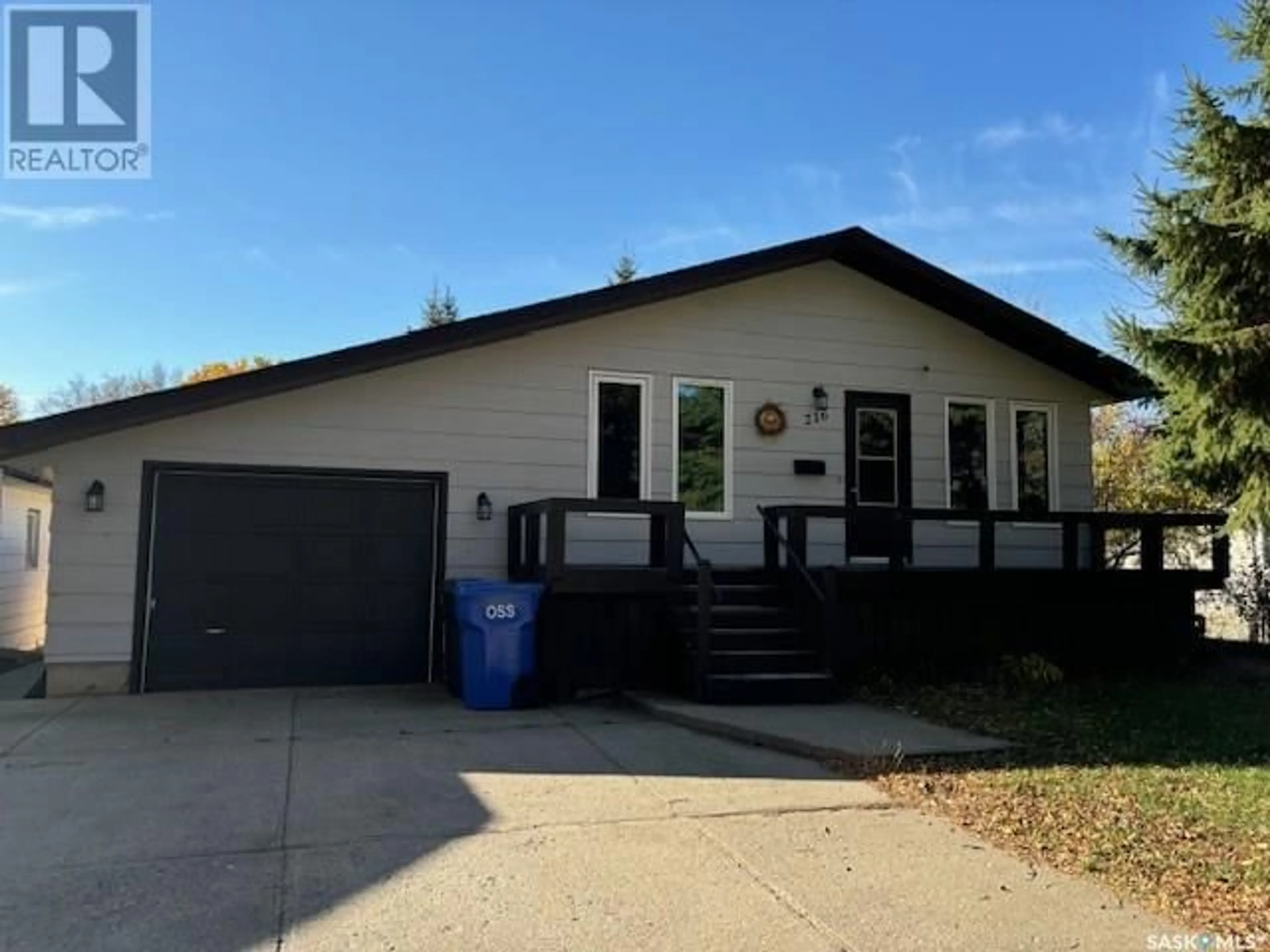 Frontside or backside of a home, the street view for 216 2nd AVENUE W, Canora Saskatchewan S0A0L0