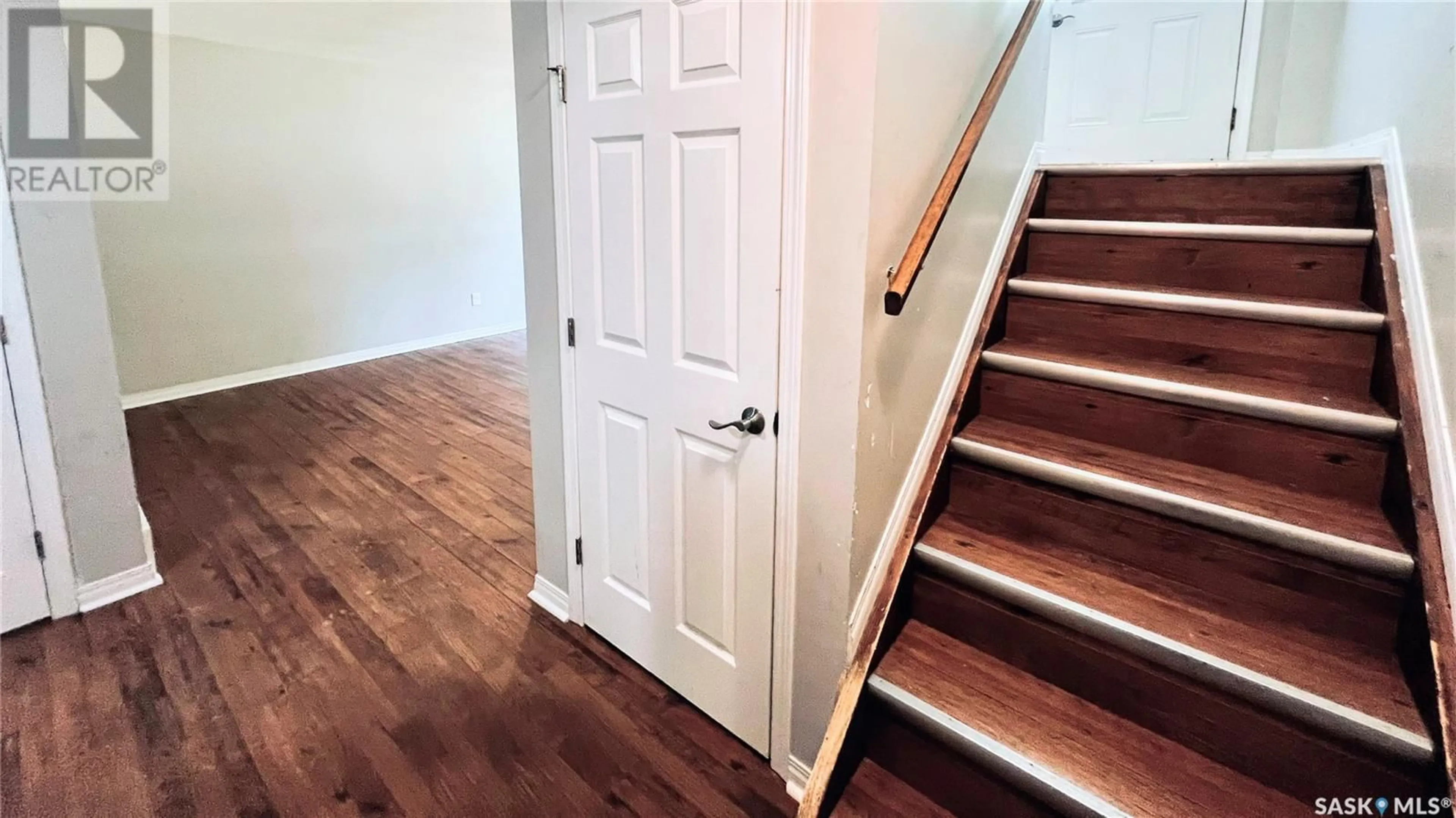 Indoor entryway, wood floors for 123 T AVENUE S, Saskatoon Saskatchewan S7M3A7