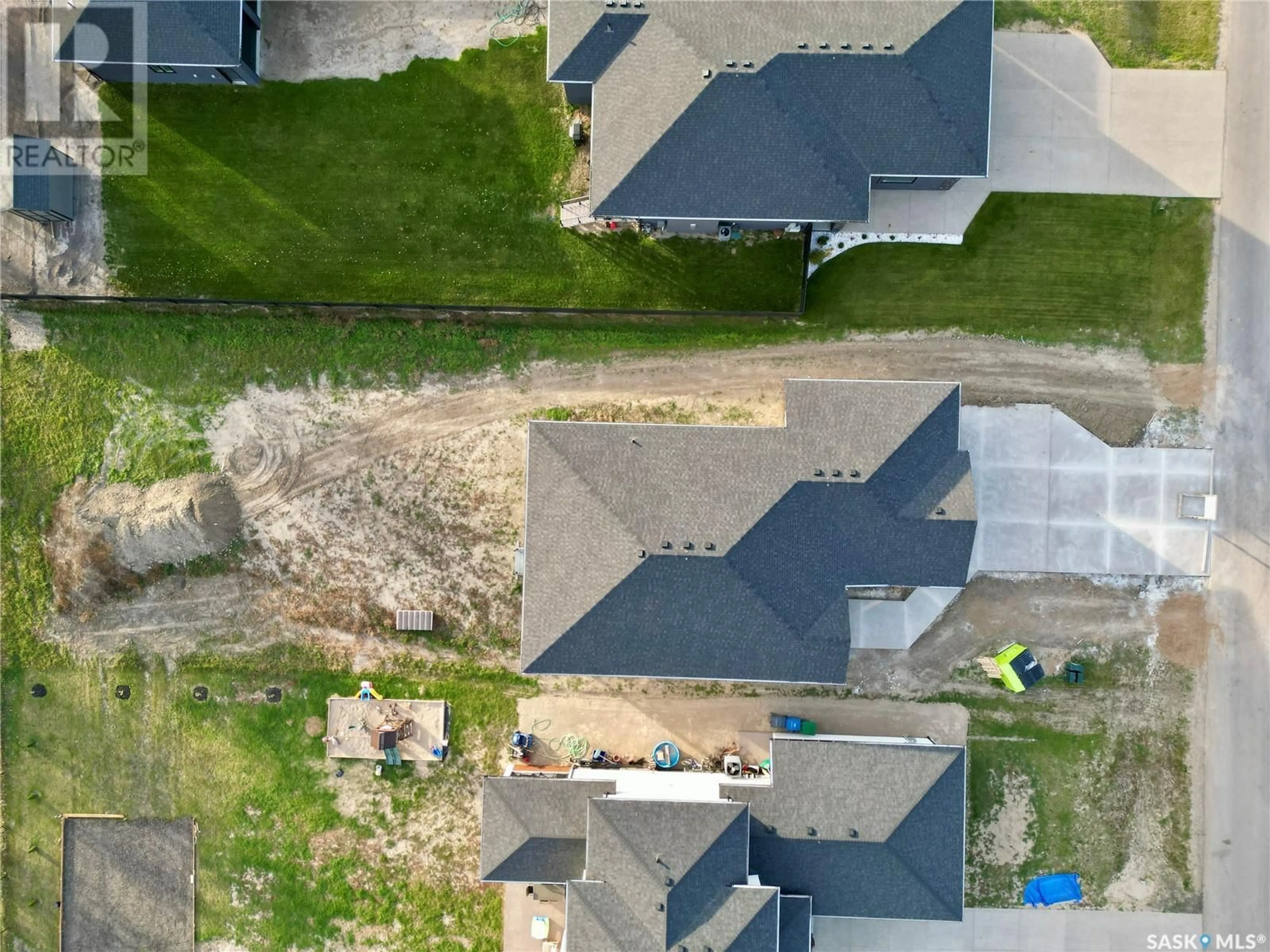 Frontside or backside of a home, the street view for 360 Emerald Park ROAD, Emerald Park Saskatchewan S4L0E7