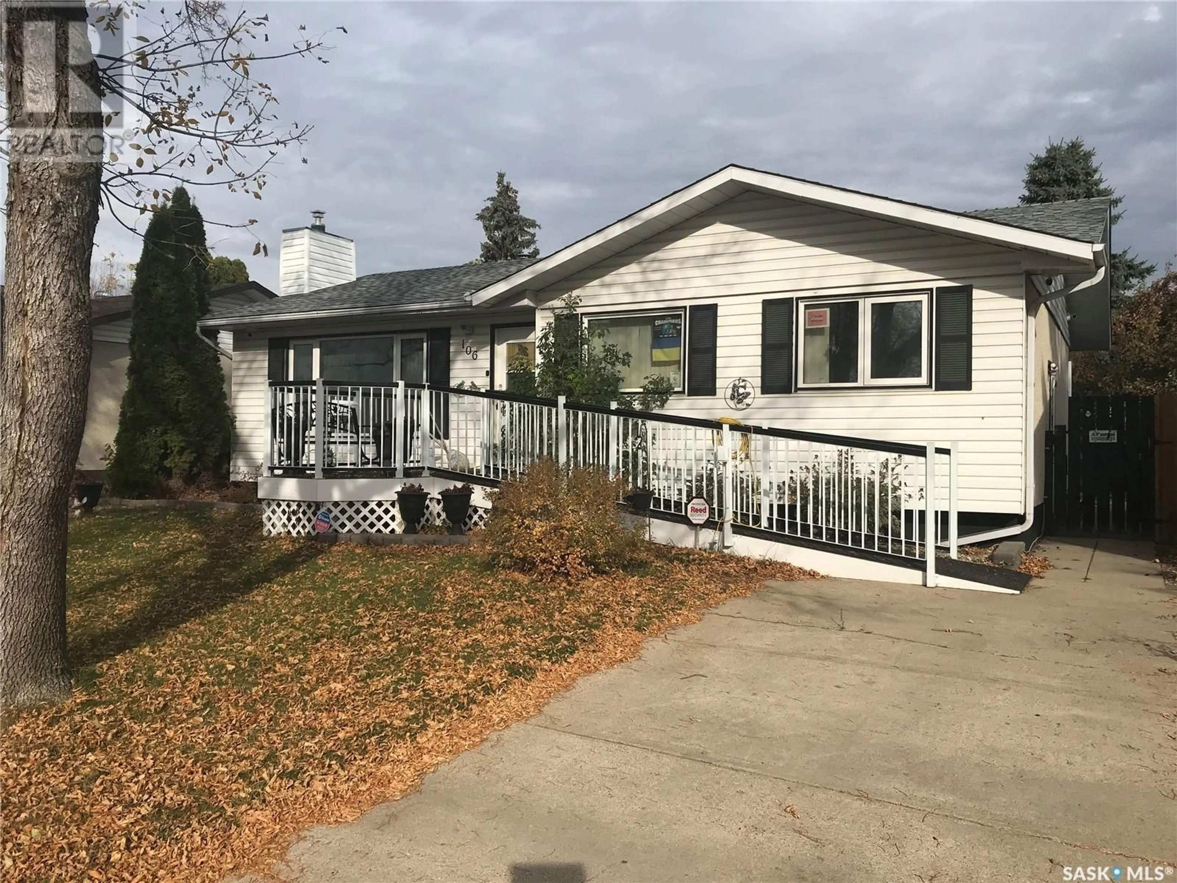 Frontside or backside of a home, cottage for 106 Short PLACE, Saskatoon Saskatchewan S7M4C6