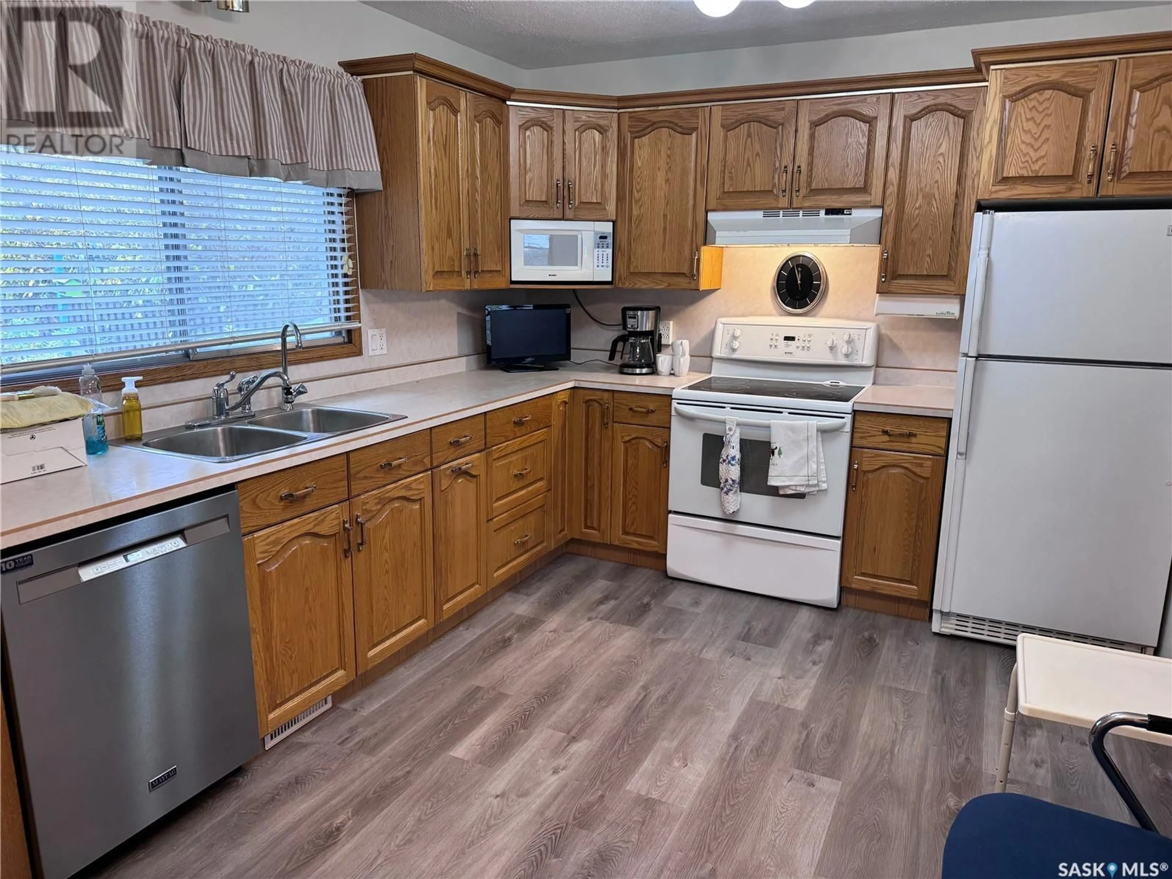 Standard kitchen, wood floors, cottage for 230 10th STREET, Humboldt Saskatchewan S0K2A0