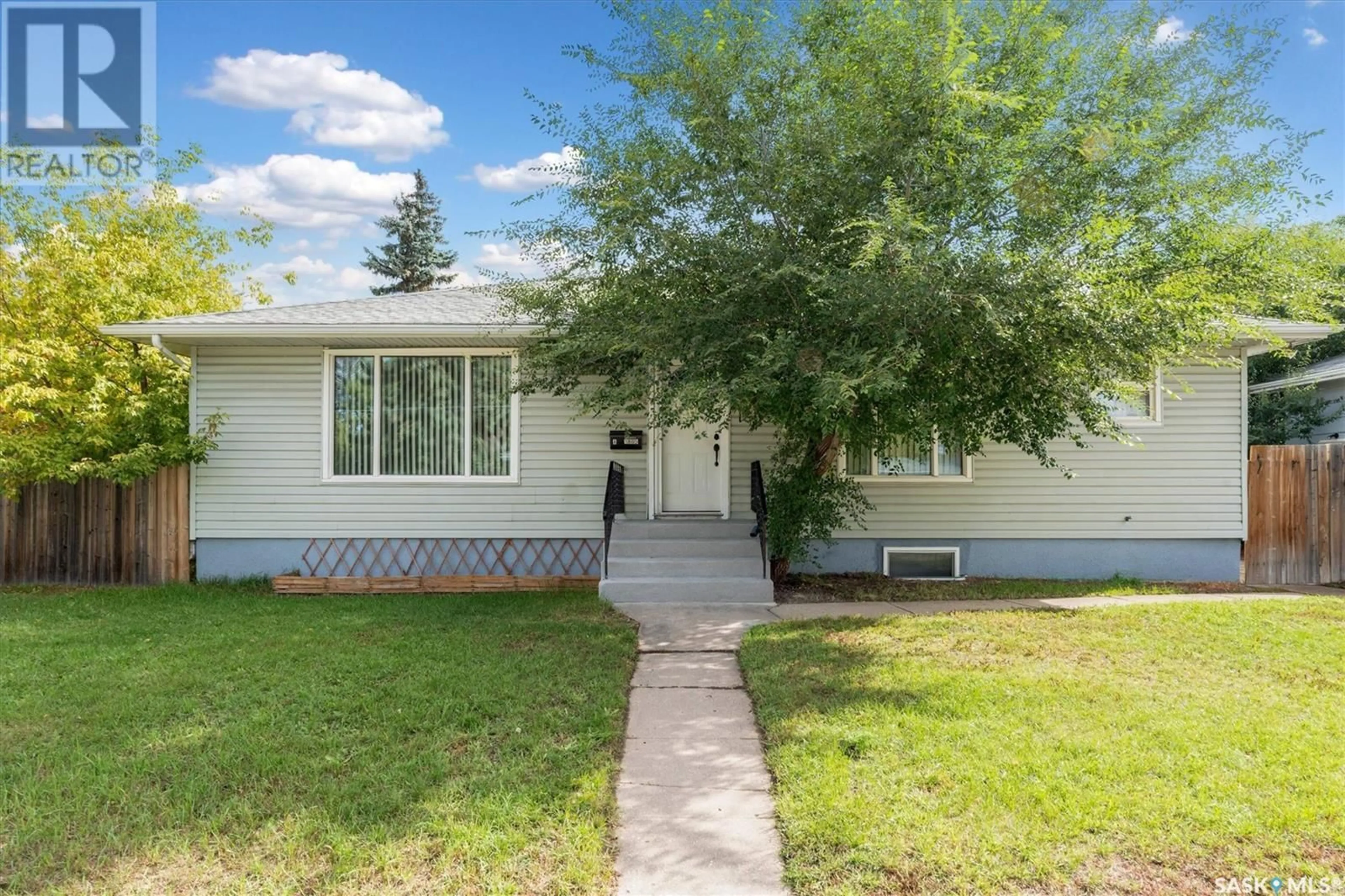 Home with vinyl exterior material for 1805 Clarence AVENUE S, Saskatoon Saskatchewan S7H2E9