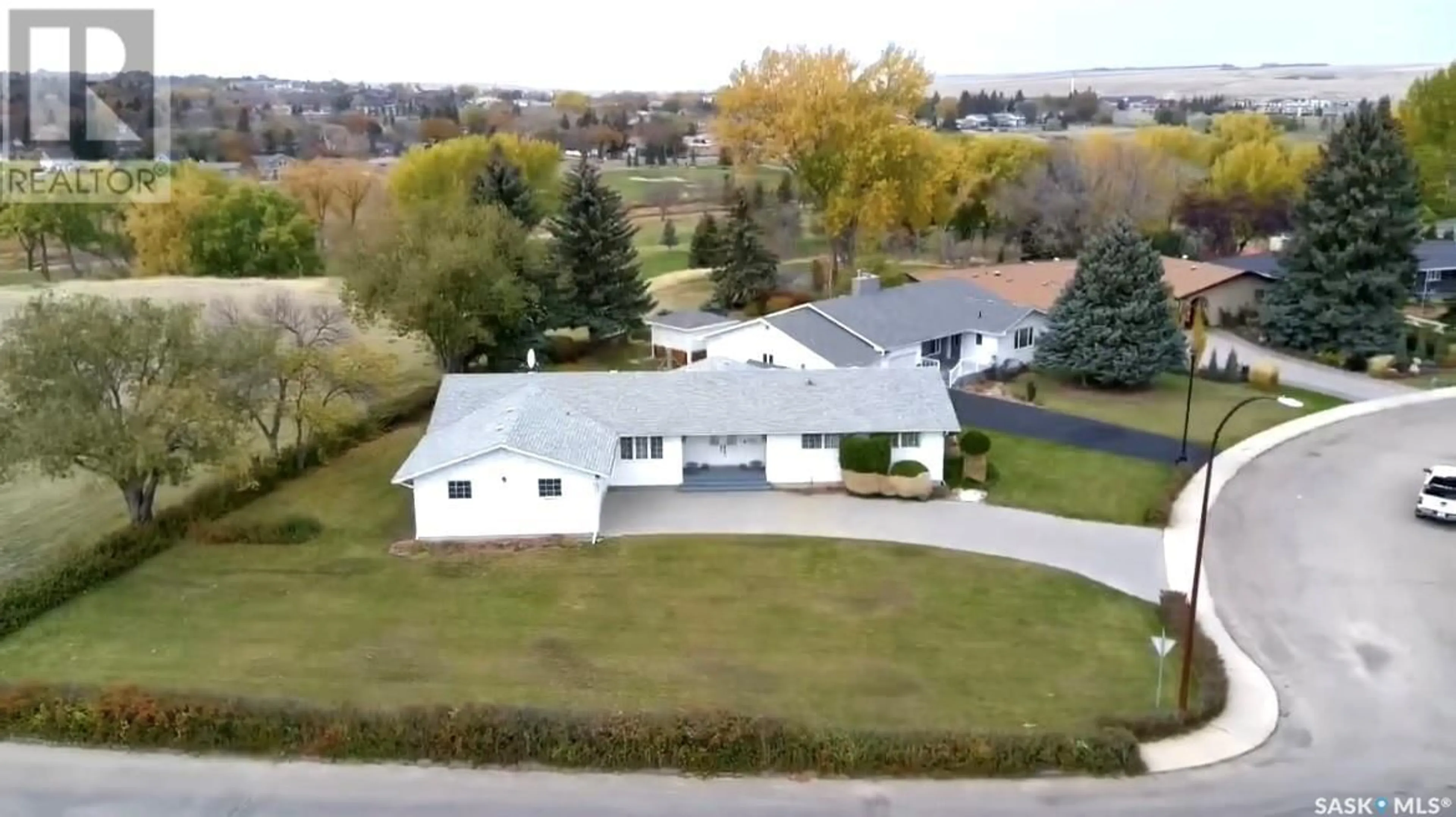 Frontside or backside of a home, cottage for 1941 Hillcrest PLACE, Swift Current Saskatchewan S9H1P3