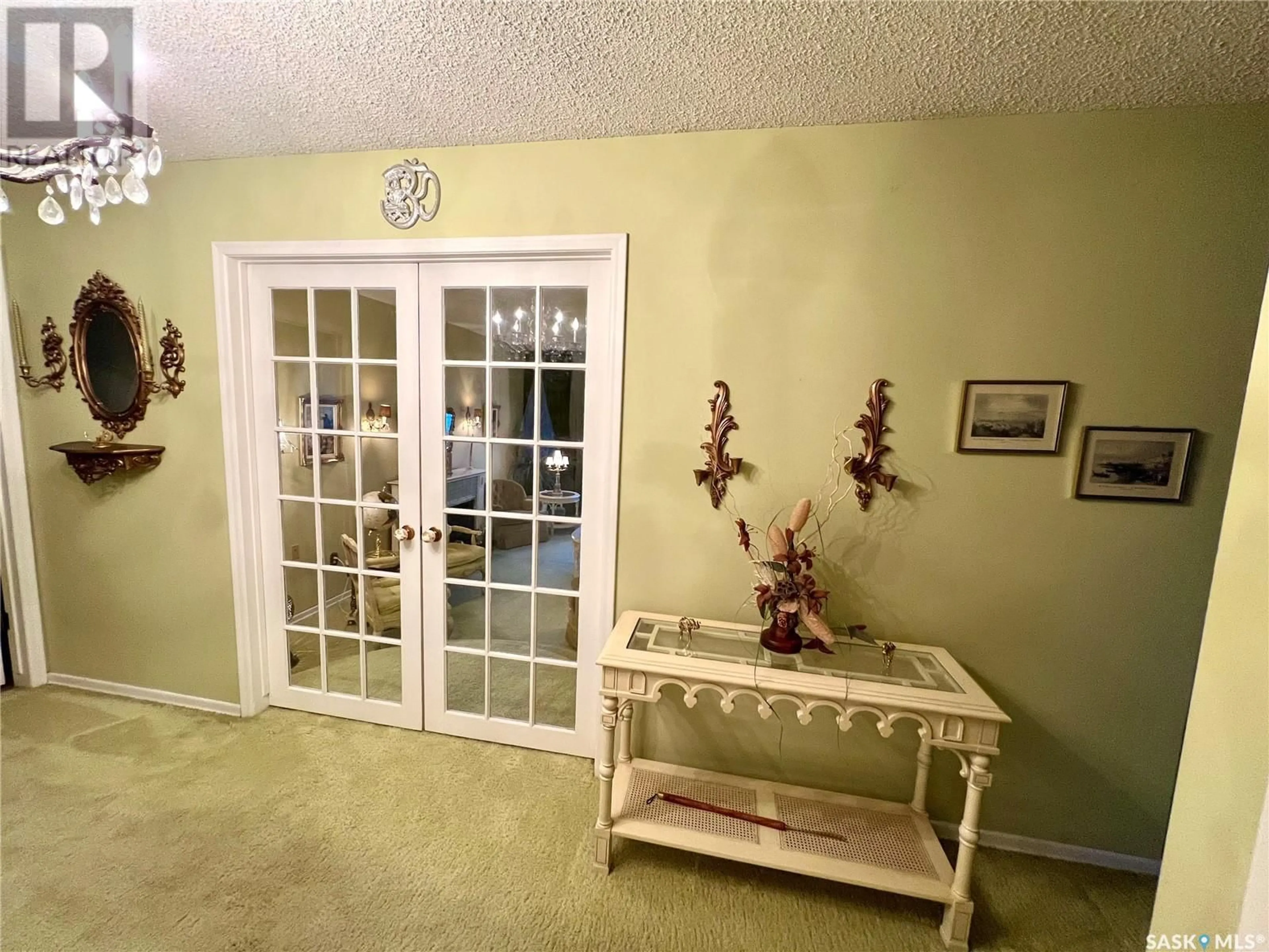 Indoor foyer, not visible floor for 1941 Hillcrest PLACE, Swift Current Saskatchewan S9H1P3