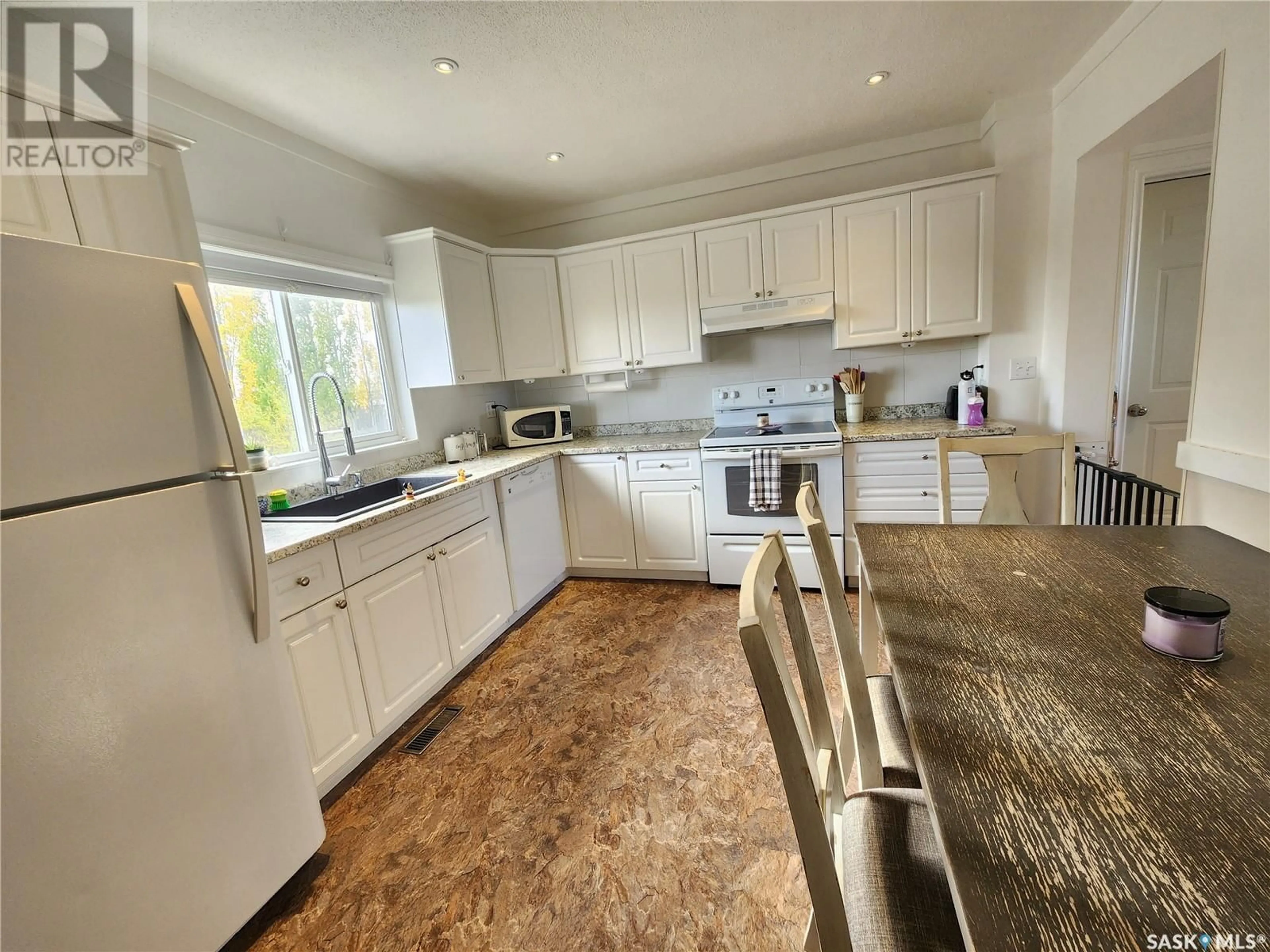 Open concept kitchen for 10 Danton STREET, Tribune Saskatchewan S0C2M0