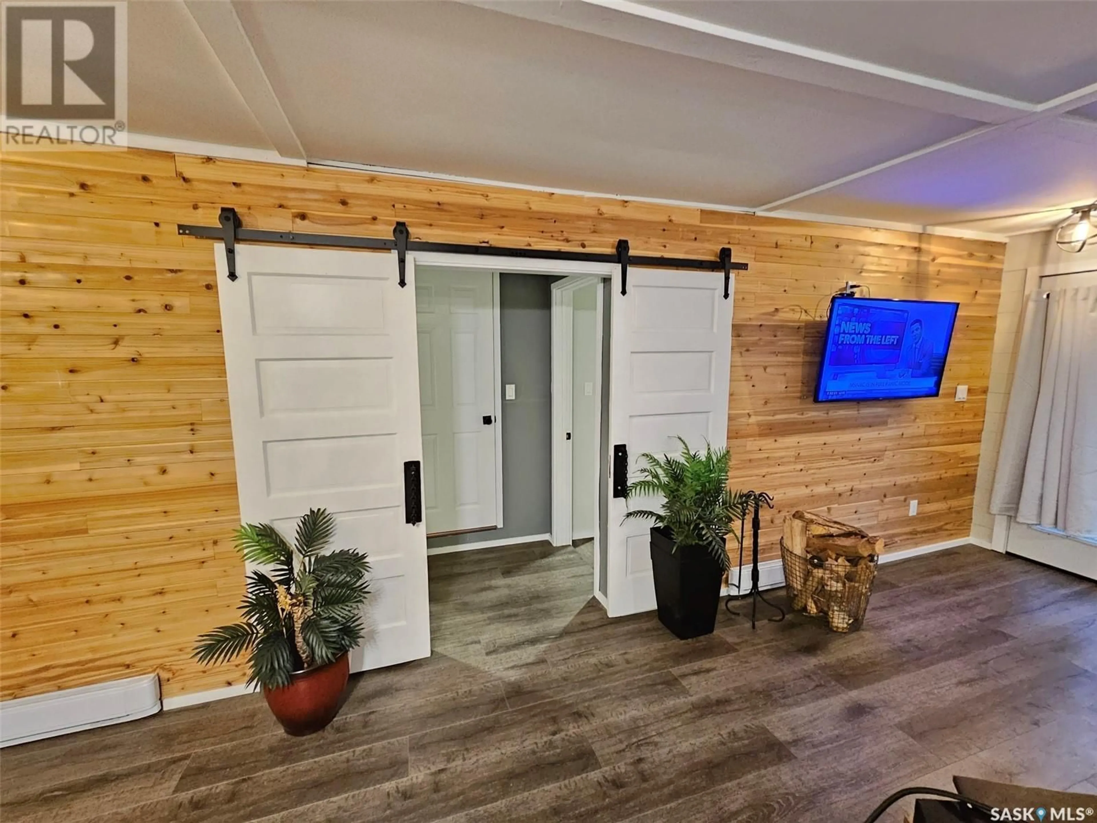 Indoor entryway for 15 ARCOLA ROAD, Moose Mountain Provincial Park Saskatchewan S0C0S0