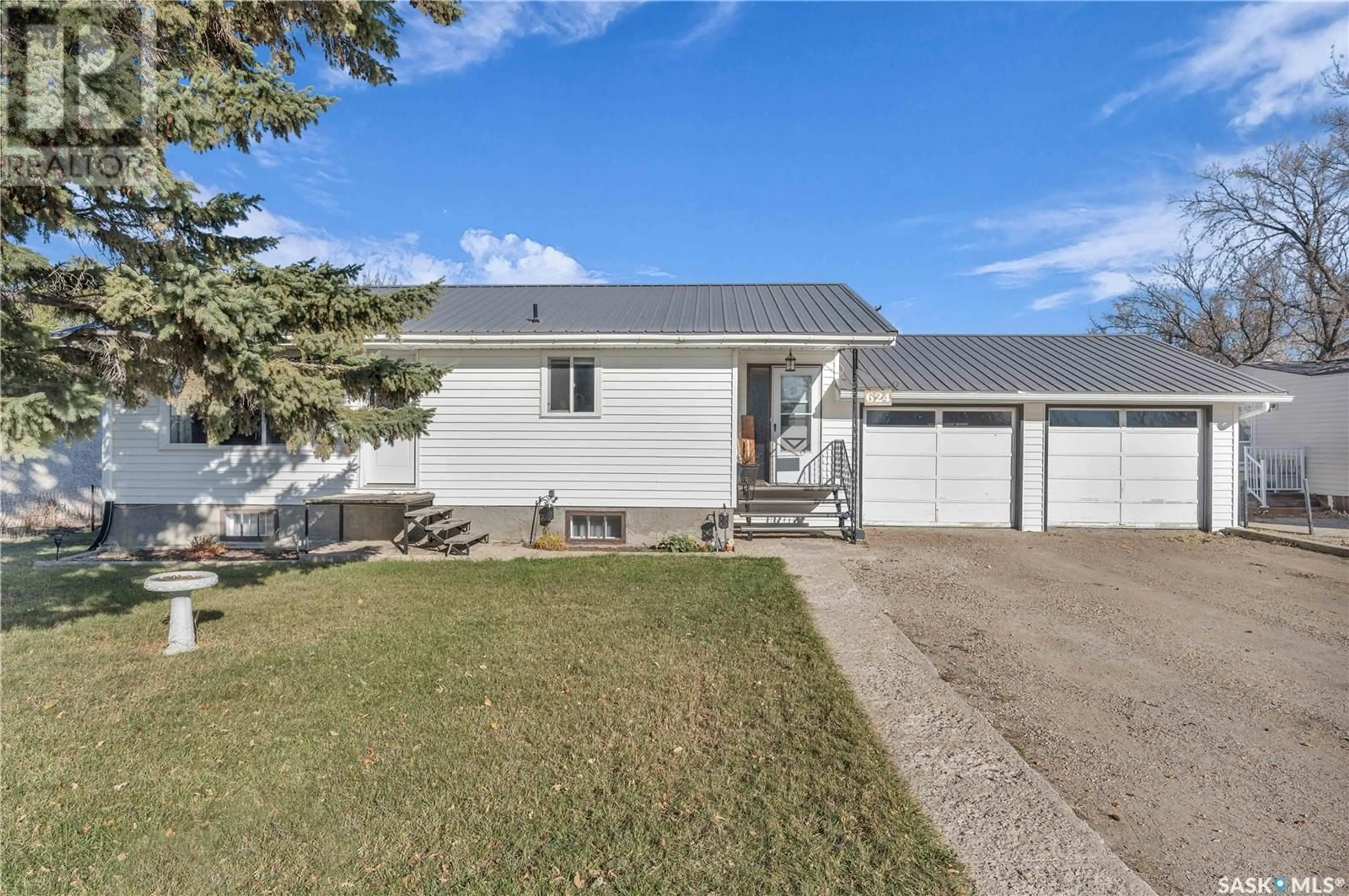 Frontside or backside of a home, cottage for 624 Alexandria AVENUE, Bethune Saskatchewan S0G0H0