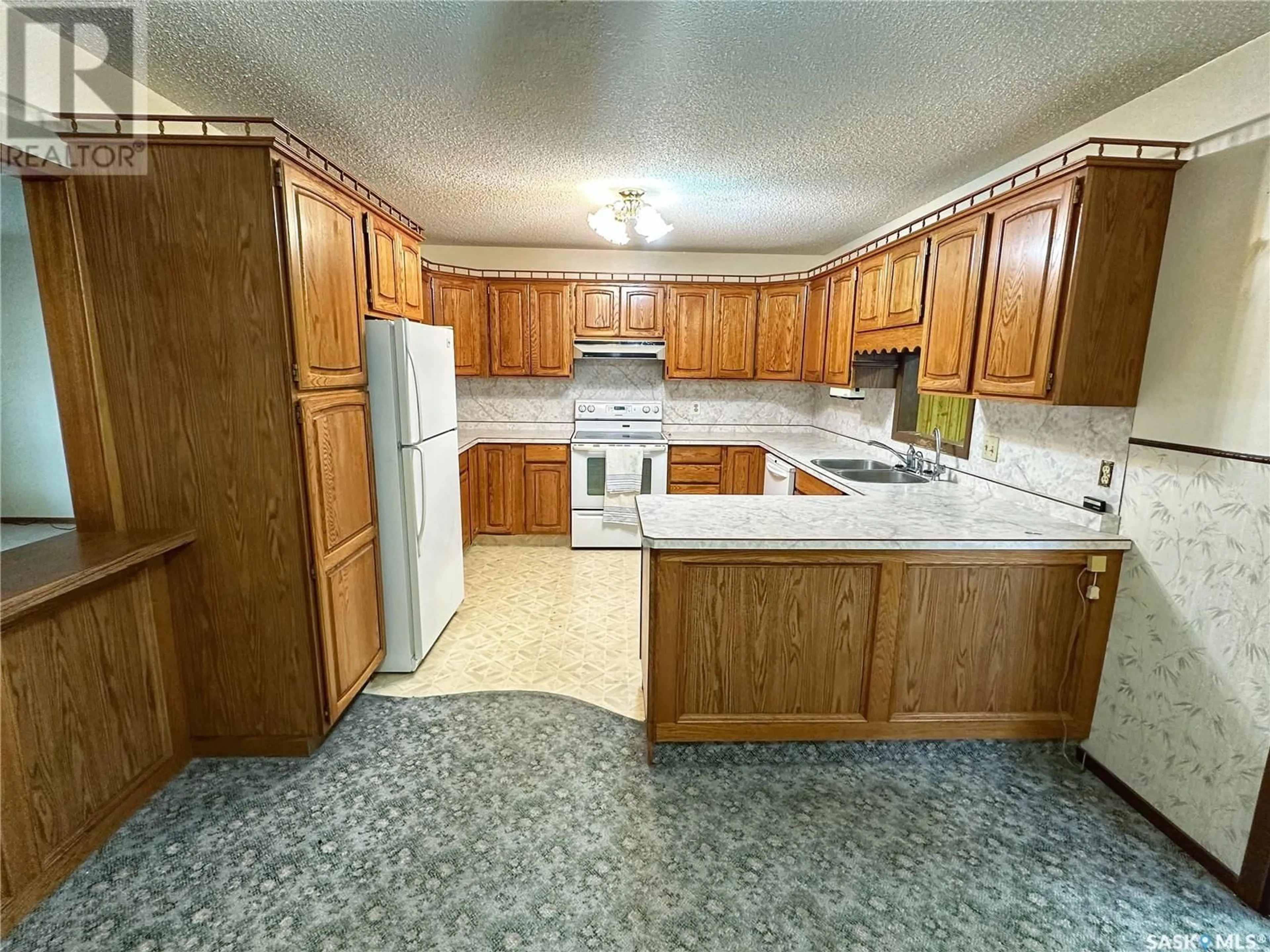 Kitchen, not visible floor, cottage for 7469 Lake AVENUE, Gull Lake Saskatchewan S0N1A0