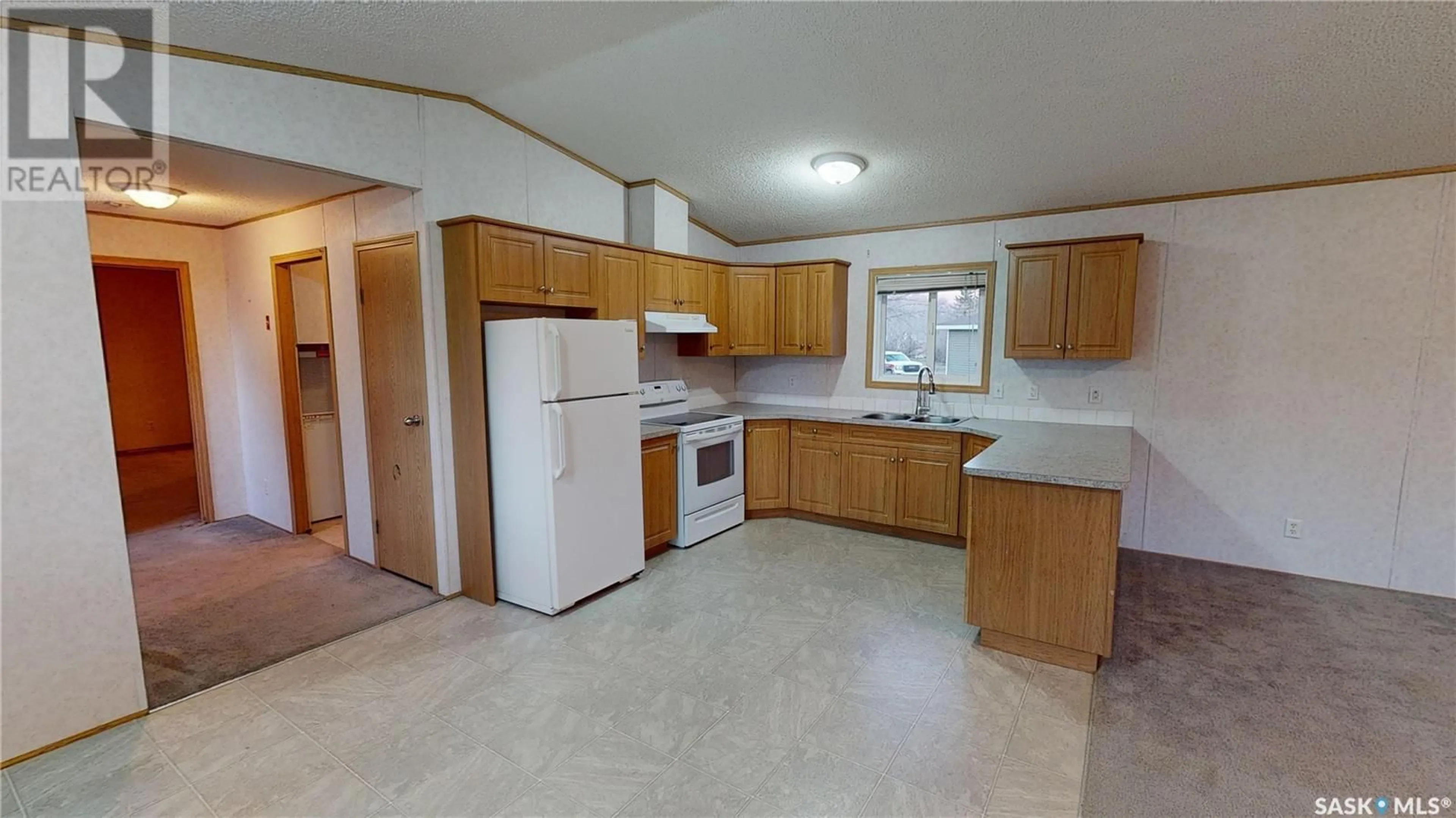 Standard kitchen, unknown floor, cottage for 208 2nd CRESCENT, Alameda Saskatchewan S0C0A0