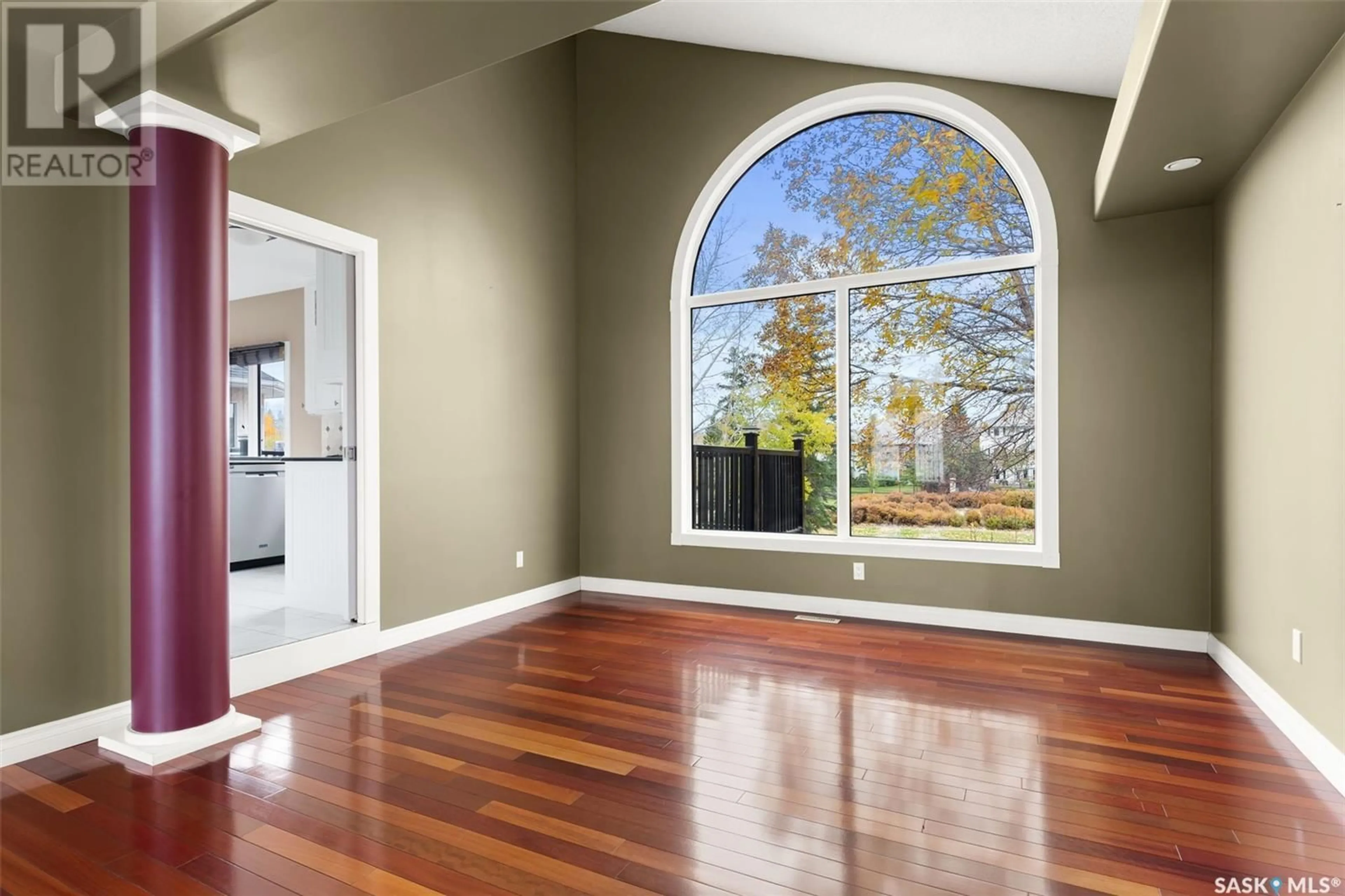 Indoor entryway, wood floors for 5018 Wascana Vista COURT, Regina Saskatchewan S4V2S2